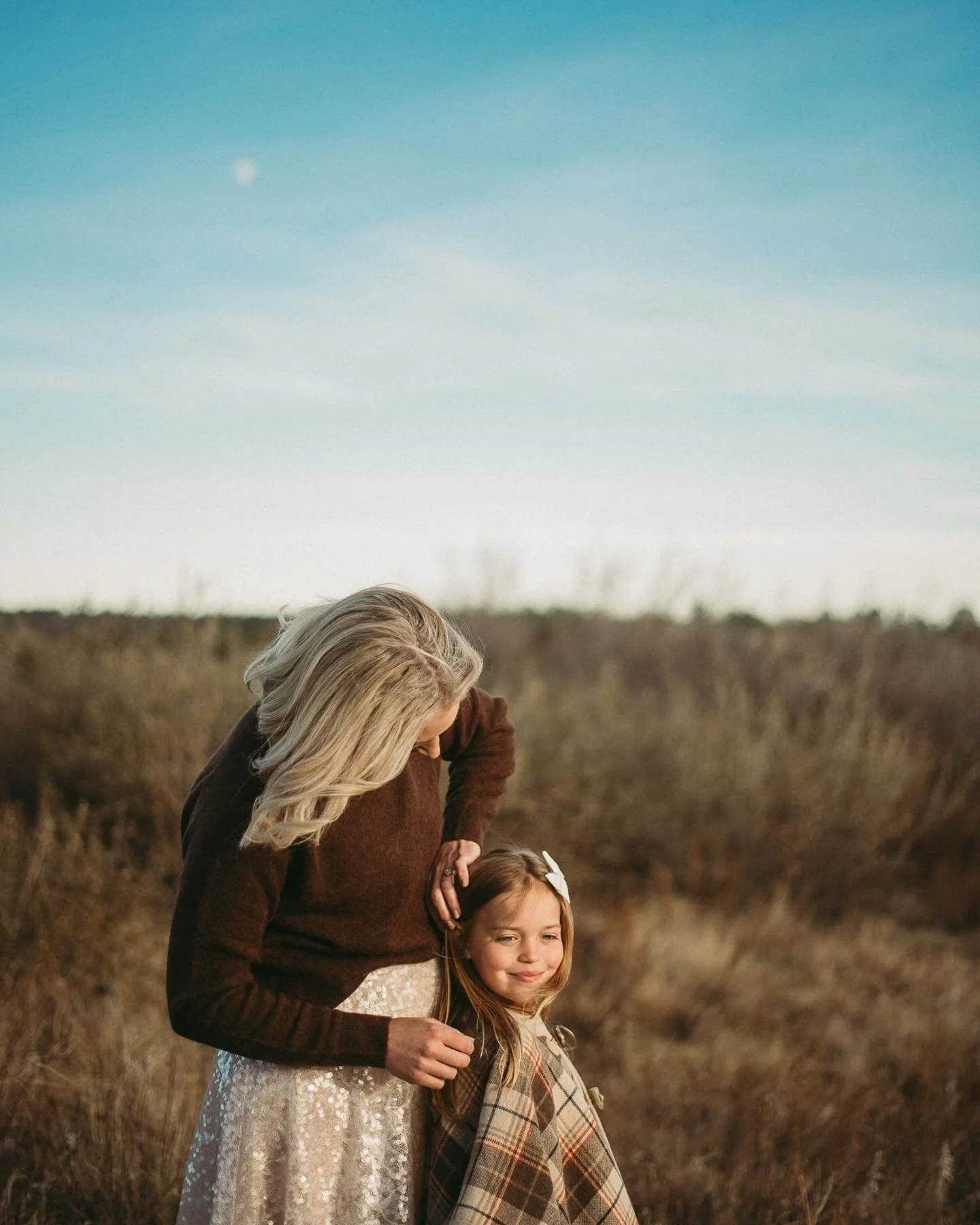 Your story is worth slowing down for.
The way you hold each other, the laughter that comes out of nowhere, the tiny moments between the big ones&hellip; this is the heart of every session I photograph.

As the year winds down, I can&rsquo;t help but 