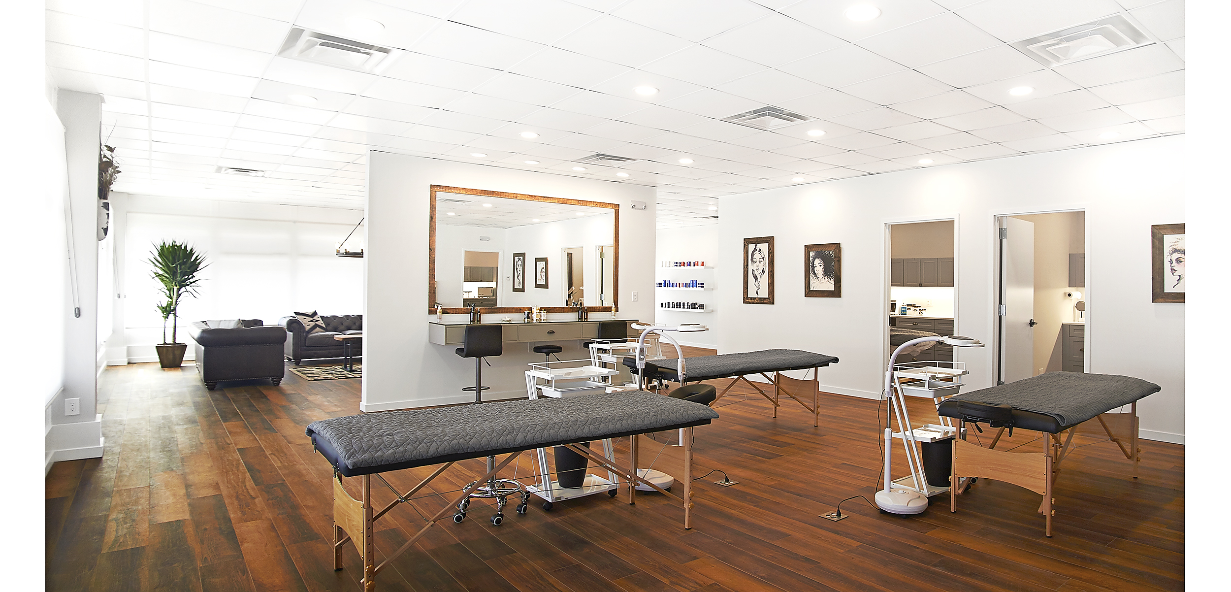  A new-concept beauty and skincare spa in Long Island, New York, offering the best products and services for the skin, including: microblading, custom facials, lash lifts, chemical peels and more. 