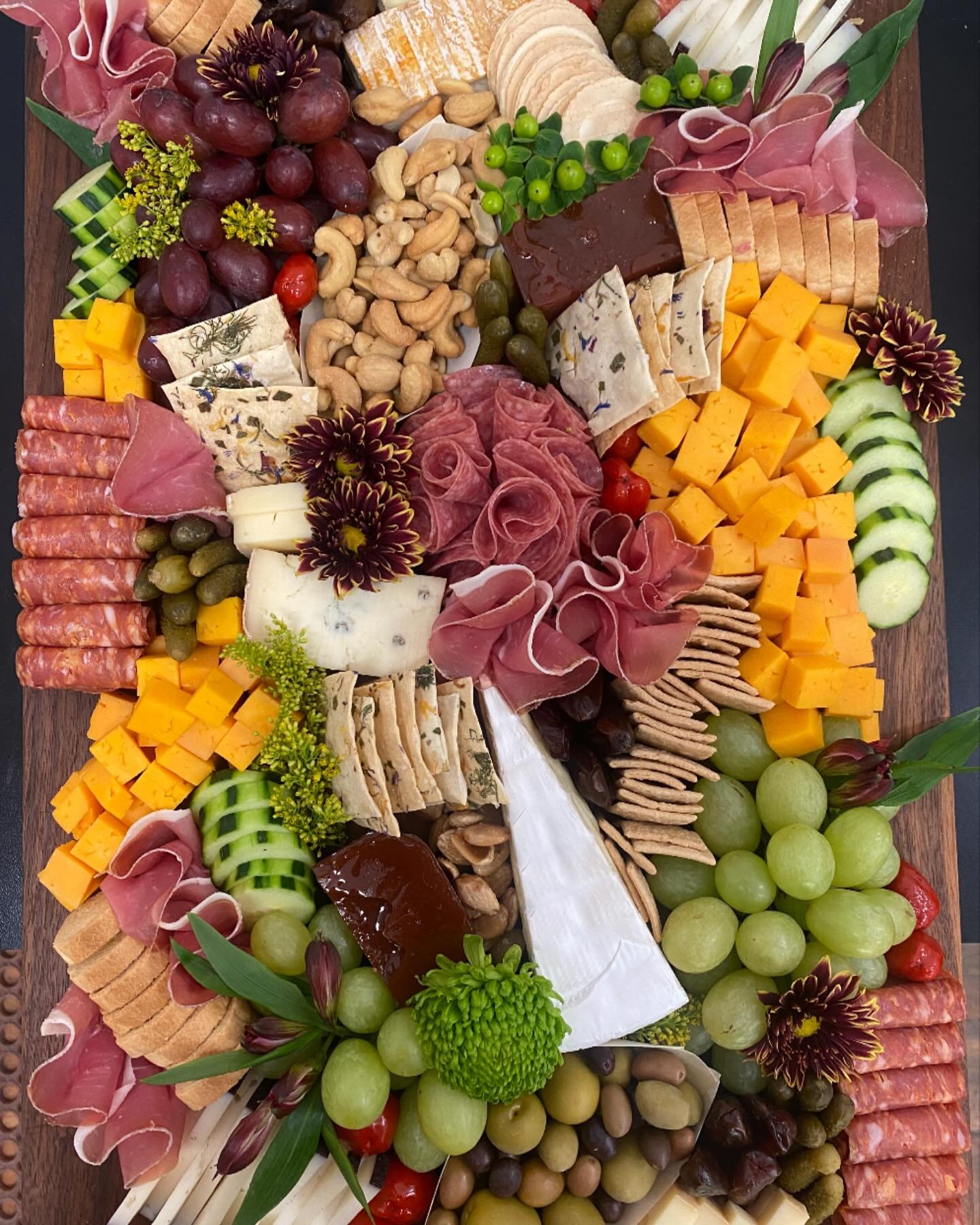 Give us a call and order your Christmas and New Year&rsquo;s platters while we still have space! 970-771-3115 (closed Christmas Day)
#gobreck #exploresummit #thatcheeseplate #charcuterie #cheeseshopbreck