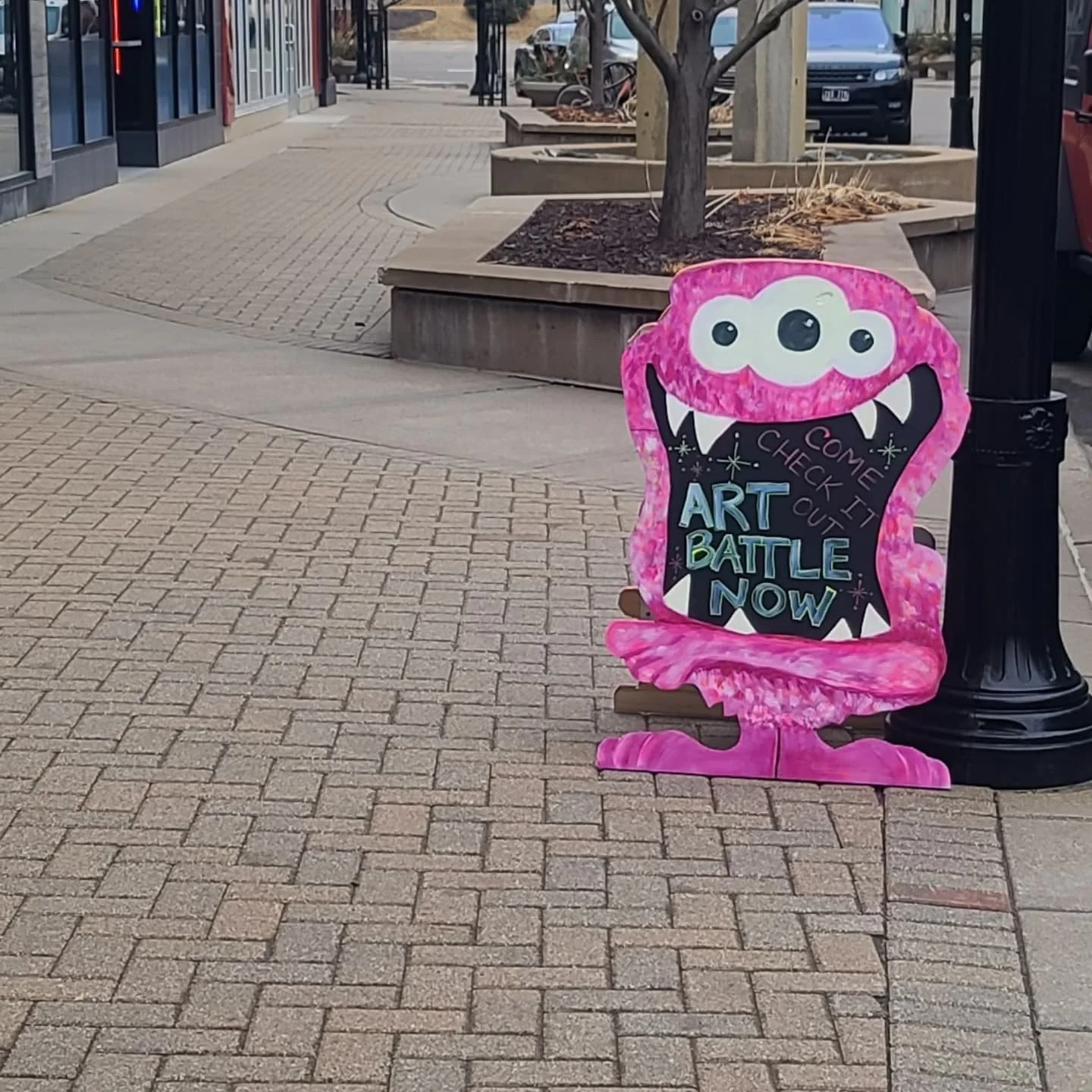 It starts!

#artbattle #ourgallery #livepainting #shopsatwestend #artbattlemn #47thParallelArt