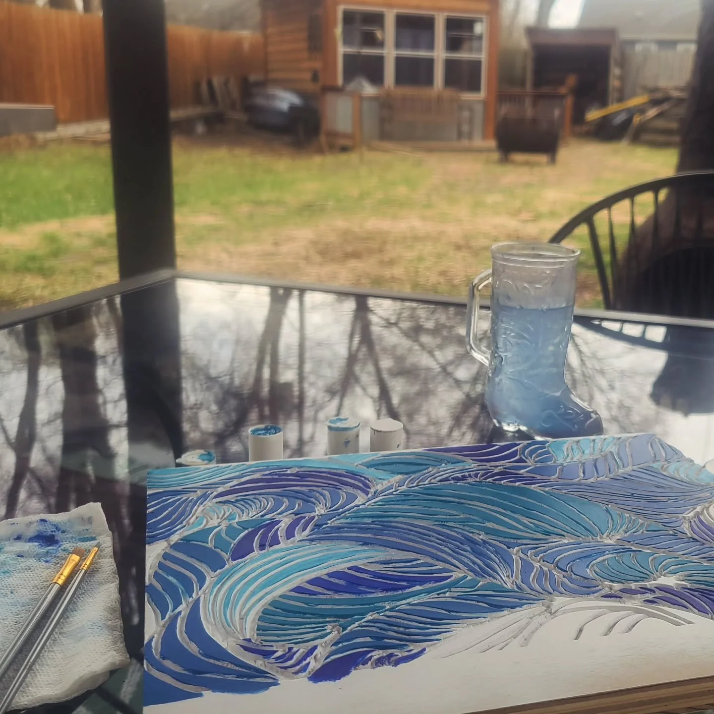 Monday morning and the studio moved outside.

Crunch time on projects + decent spring weather = painting while the birds do their thing. No distractions happening here...

#MondayMotivation #ArtistLife  #StudioOutside #EasilyDistractedbyBirds #Crunch