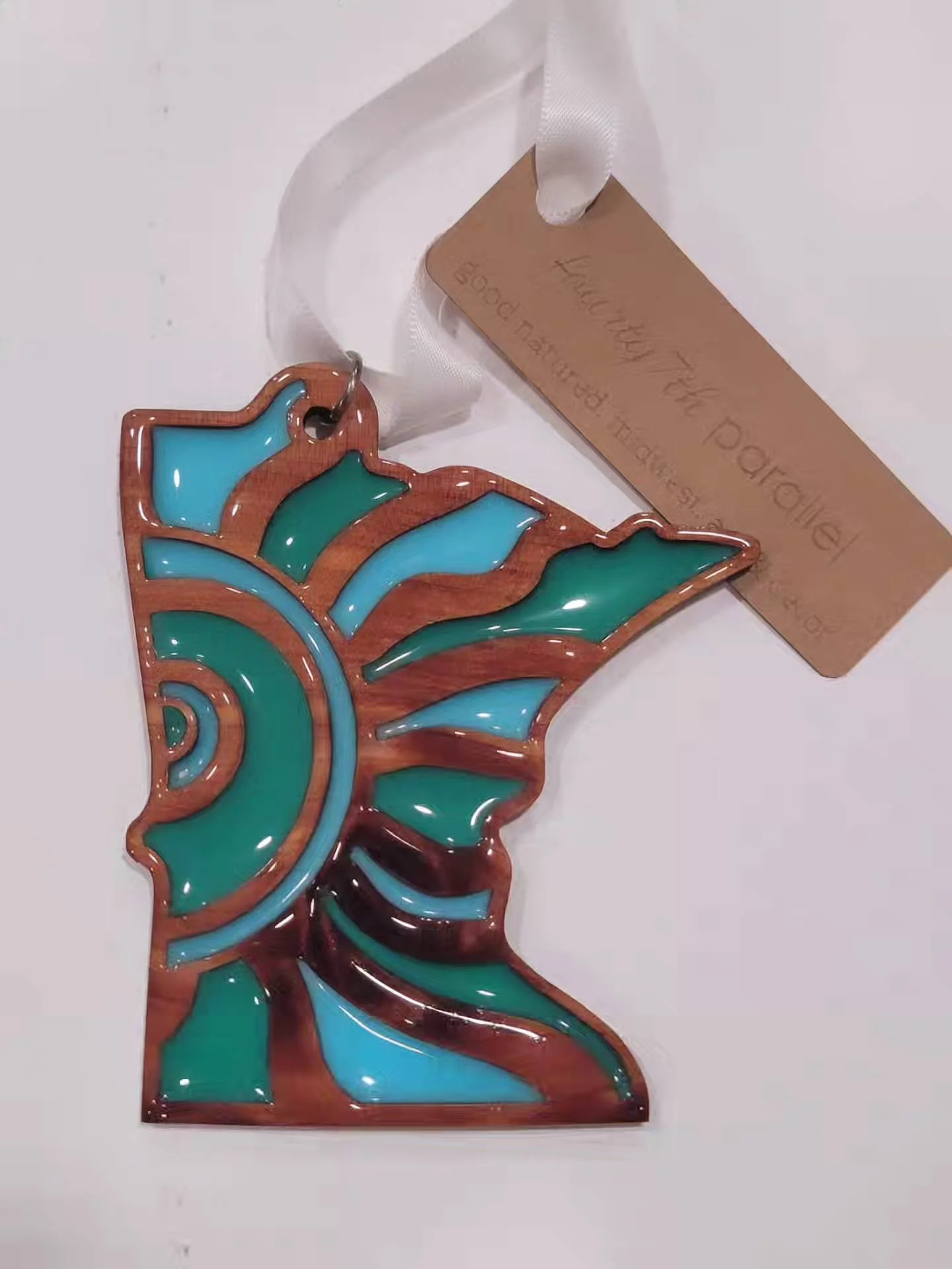 Celebrating the Minnesota sun today!

#47thParallelArt #MNSun #SunCatcher #WoodArt #OneOfAKind