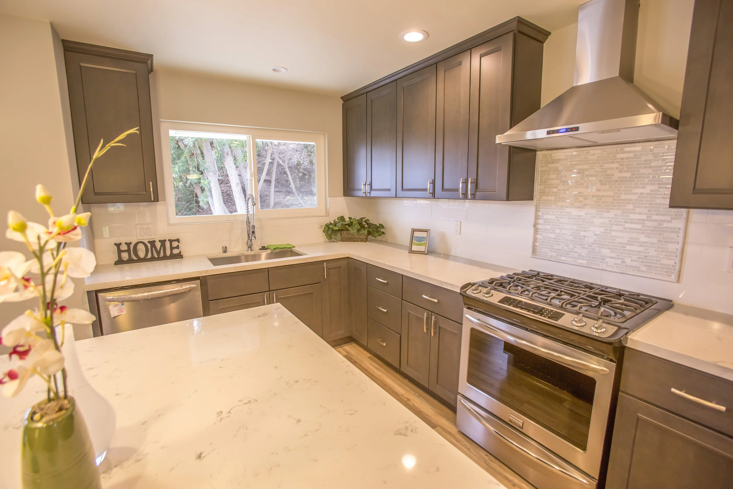 shutterstock_668392012-kitchen.jpg