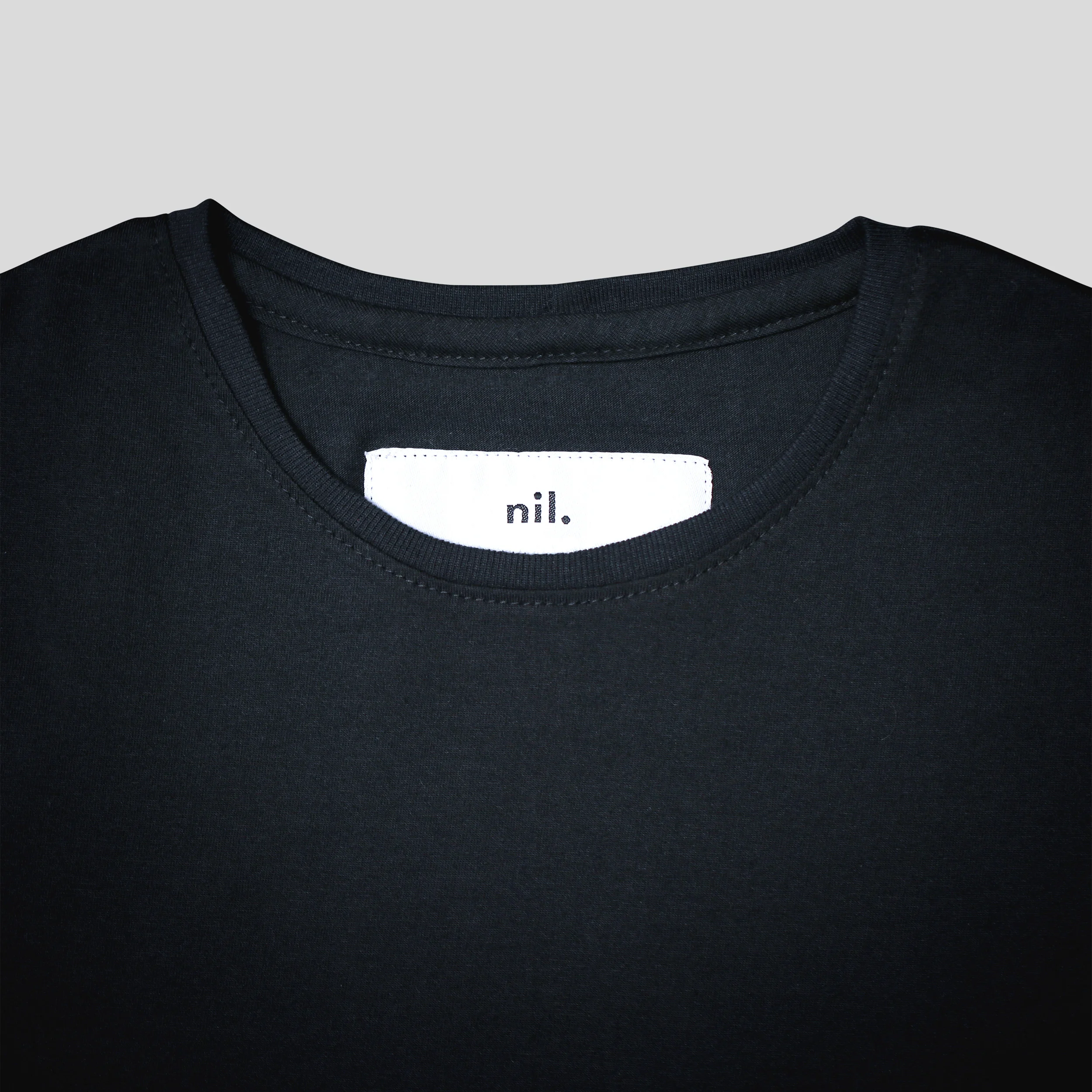 NilApparel-tshirt-noir-collar.jpg
