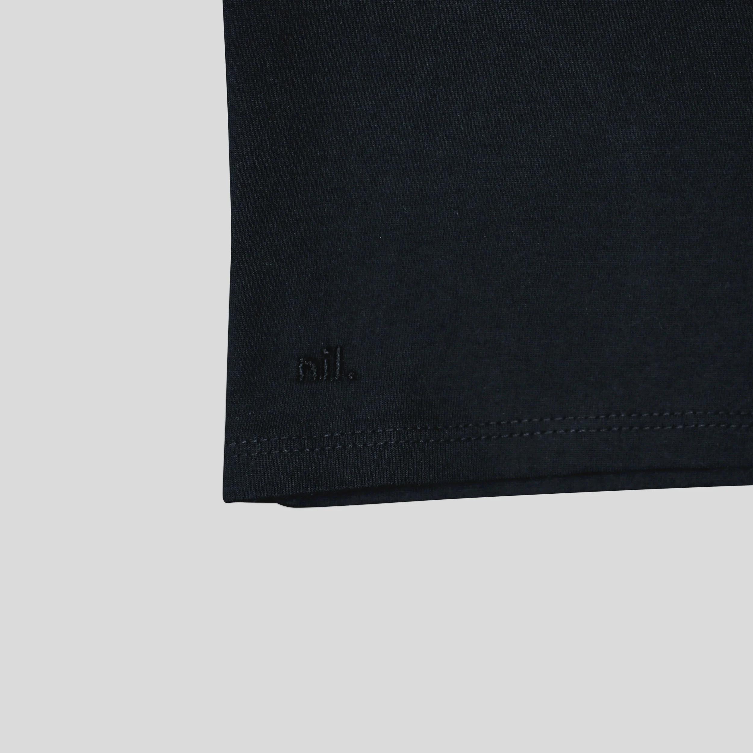 NilApparel-tshirt-noir-embroiderie.jpg