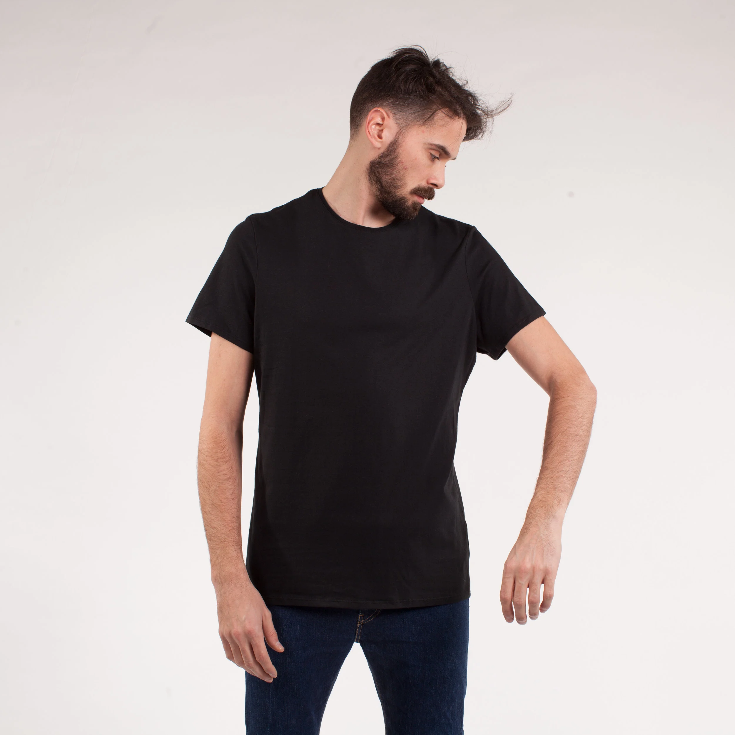 larry-tshirt-noir-front.jpg