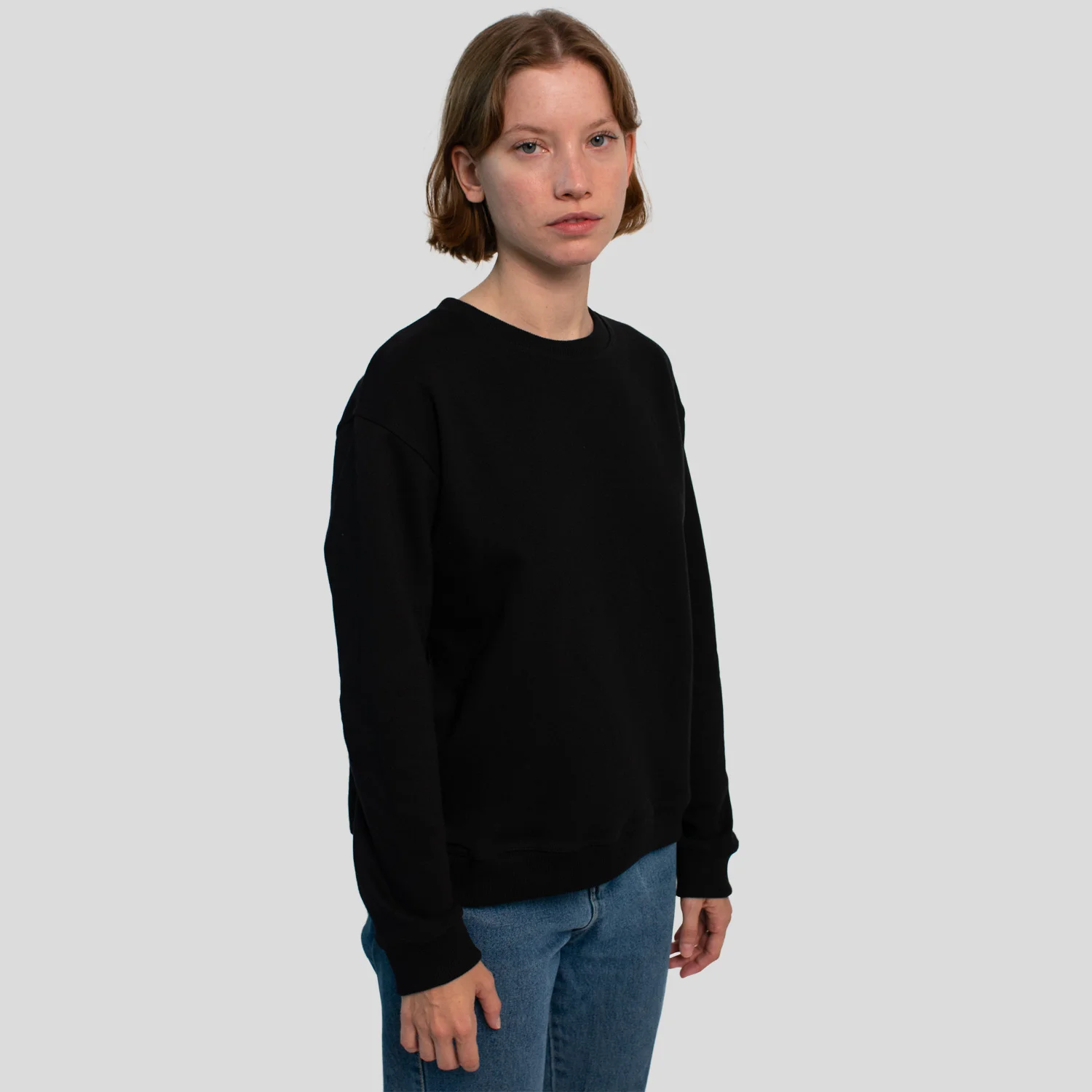Sweatshirt-boxfit-noir-front-side.jpg