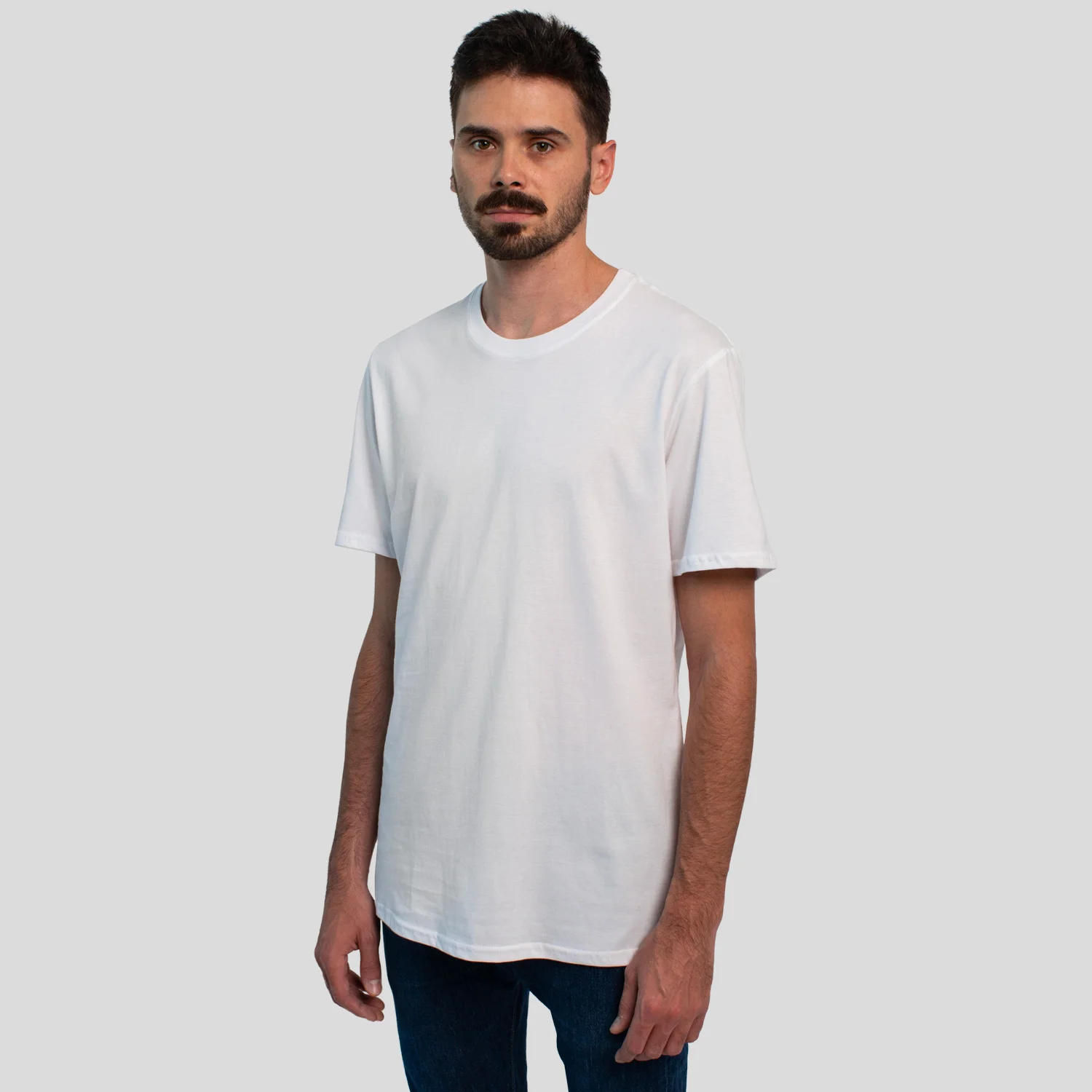 T-shirt-classique-blanc-front.jpg
