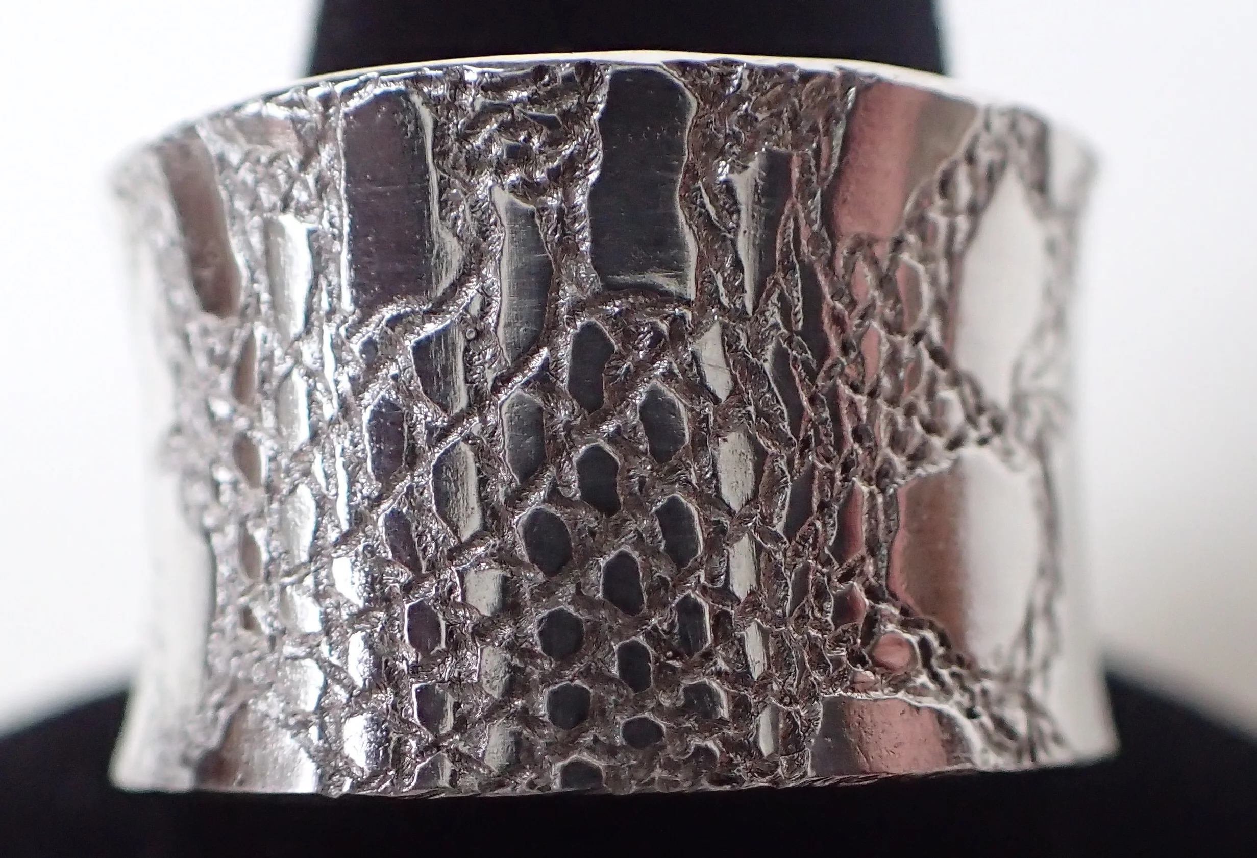 Antique Lace Pattern Ring