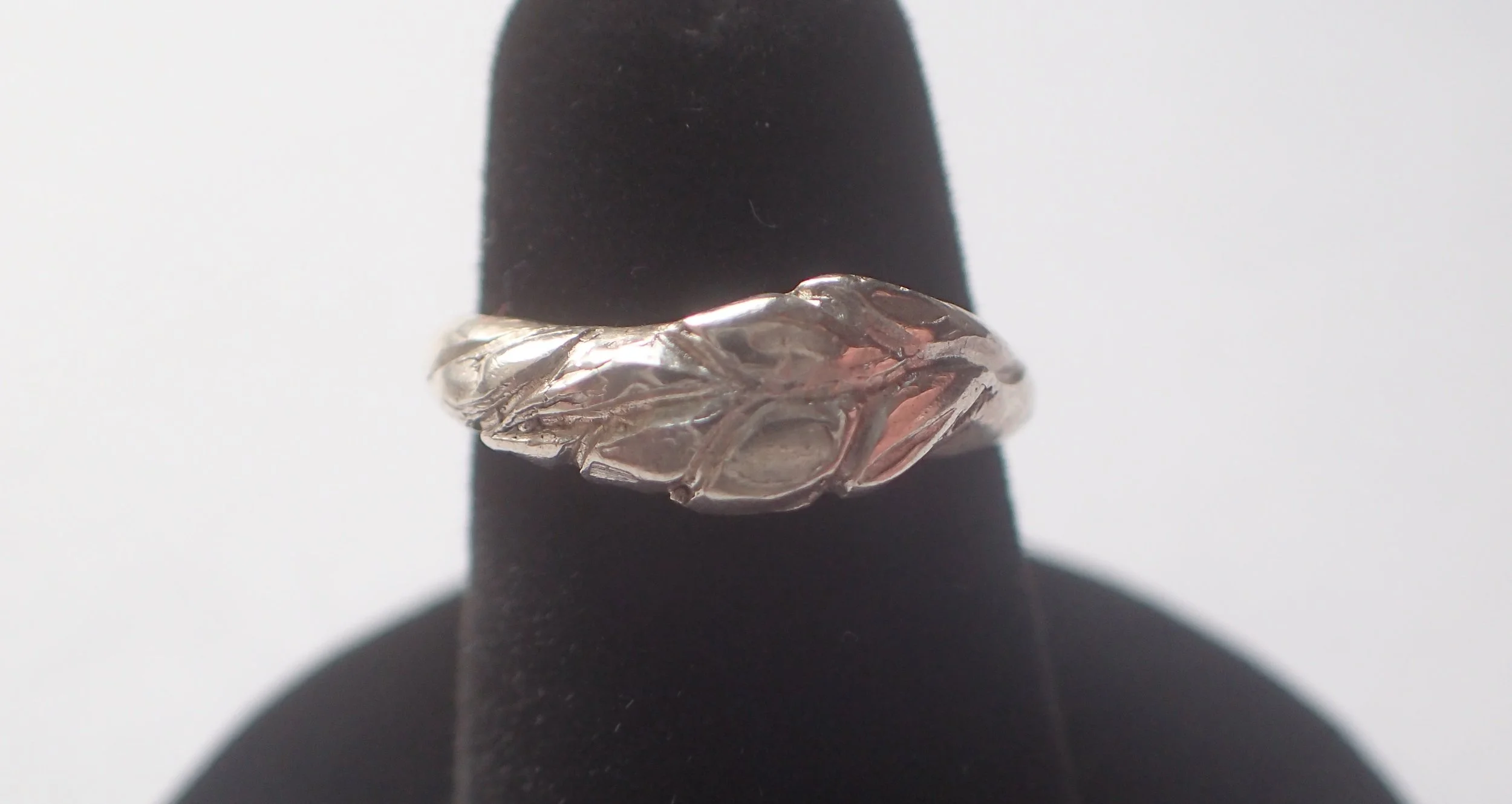 Single Leaf Ring, size 