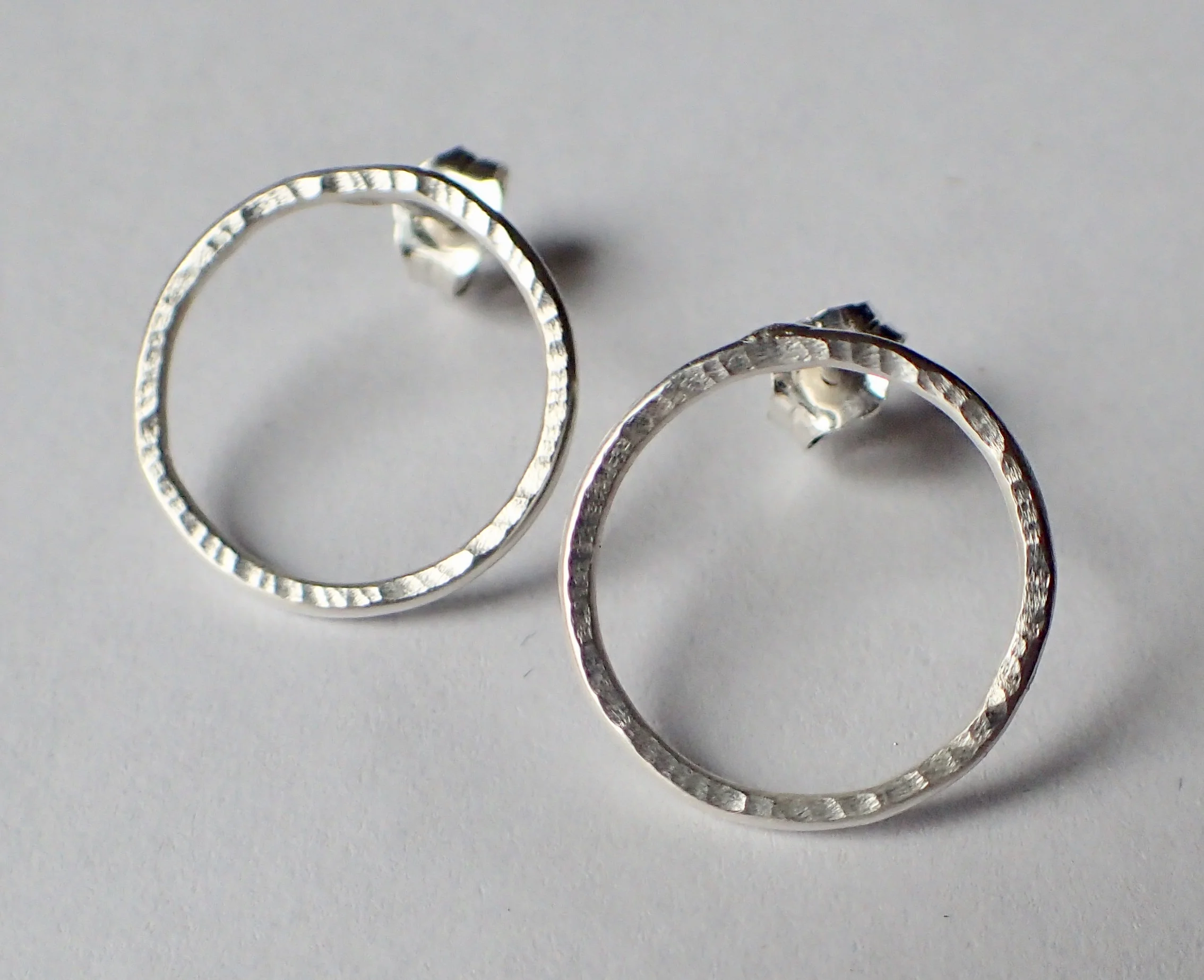 Hammered Circular Silver Studs 3/4"