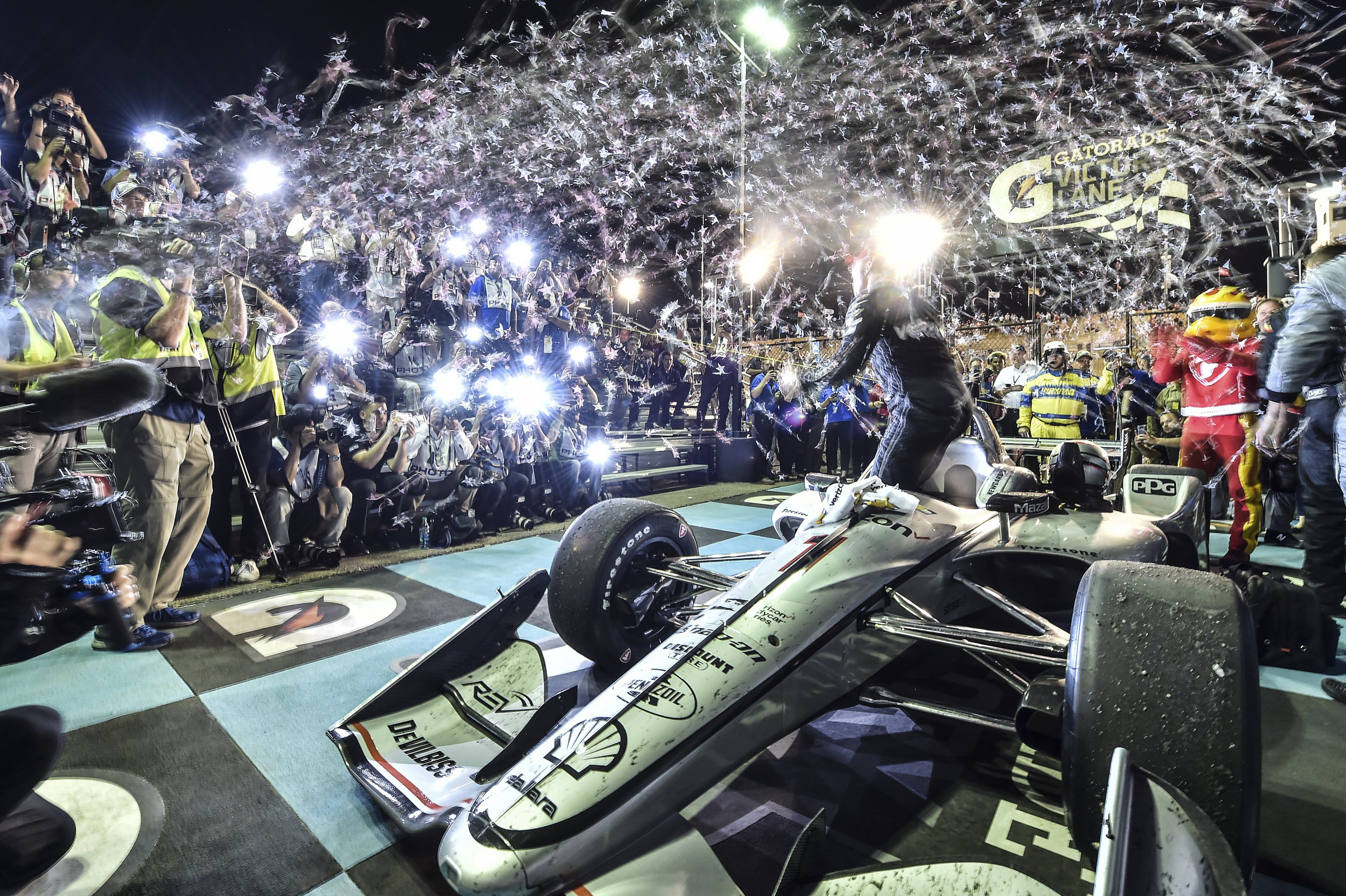  Lights, Camera, Action - Josef Newgarden wins at Phoenix 