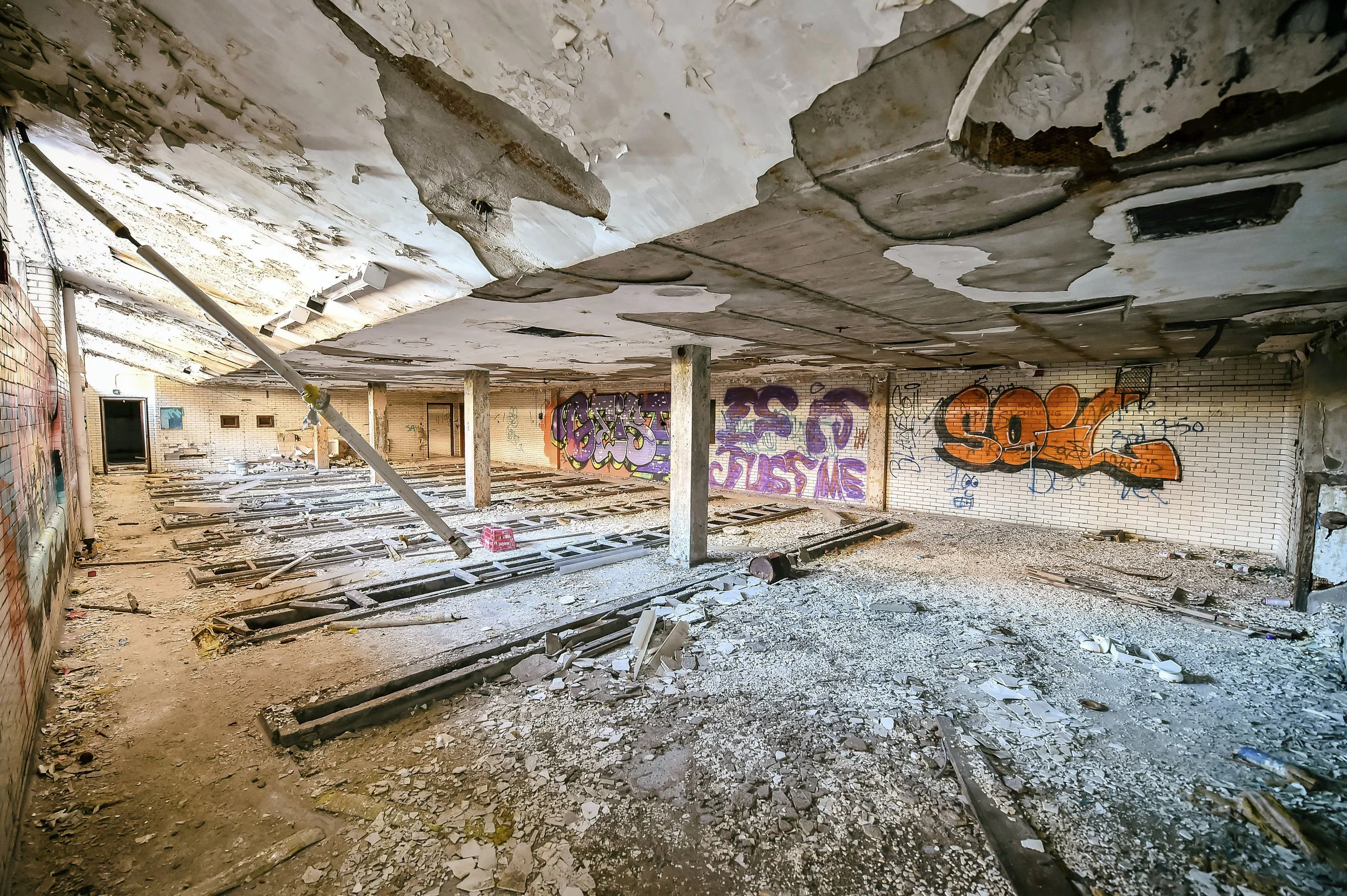 16C_5021-1-Edit-1.jpg