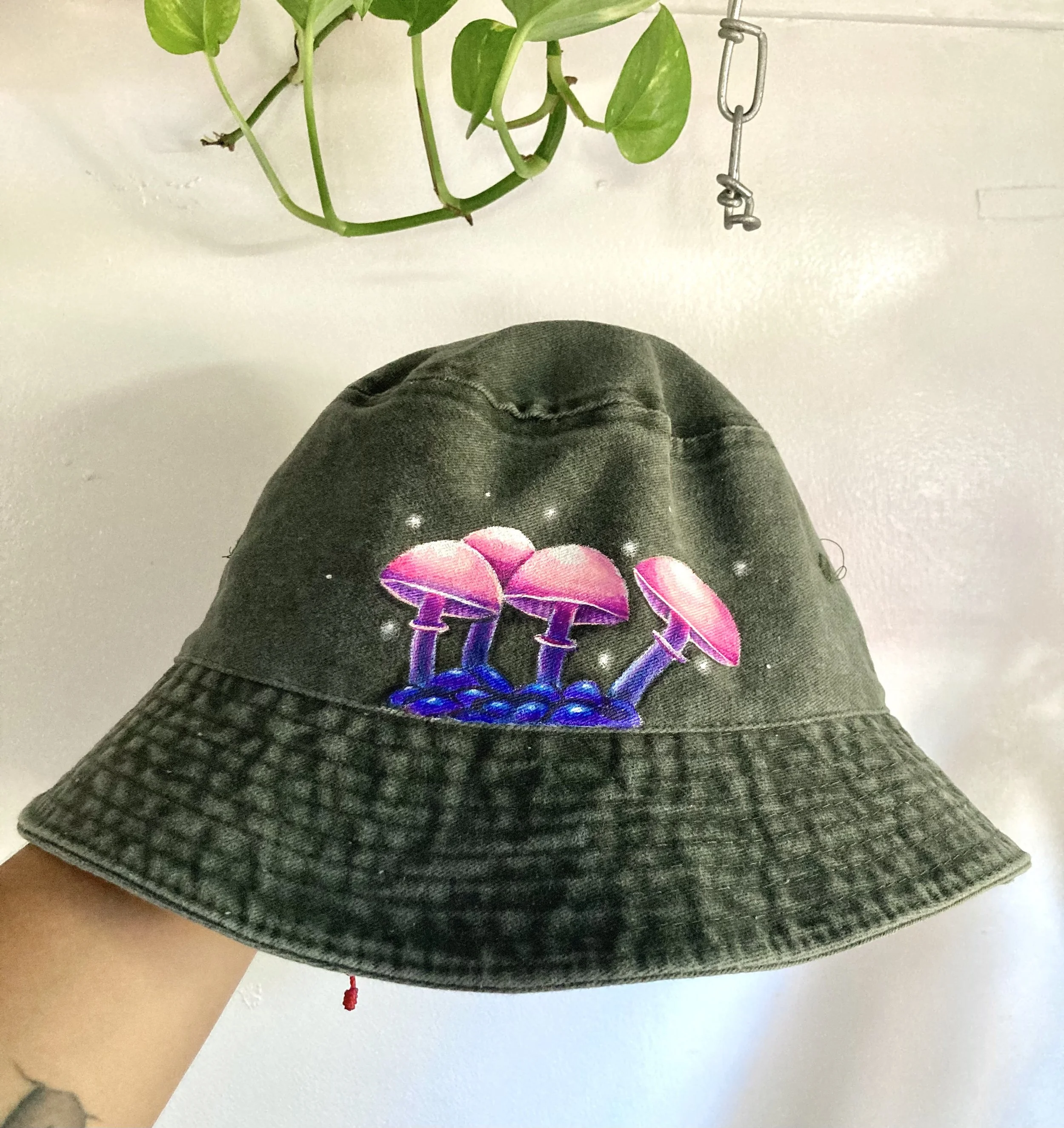 buckethat1.jpg