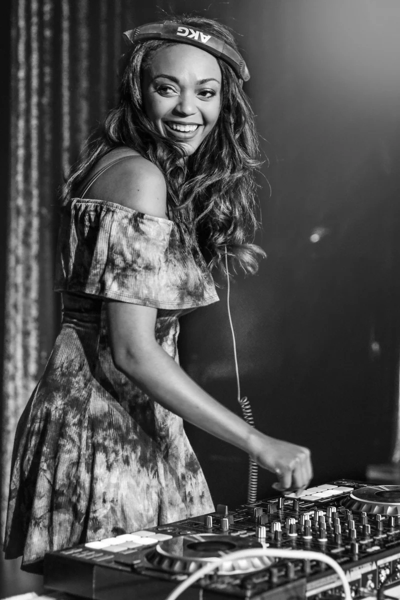 JoyProm2018_262_B&W.jpg