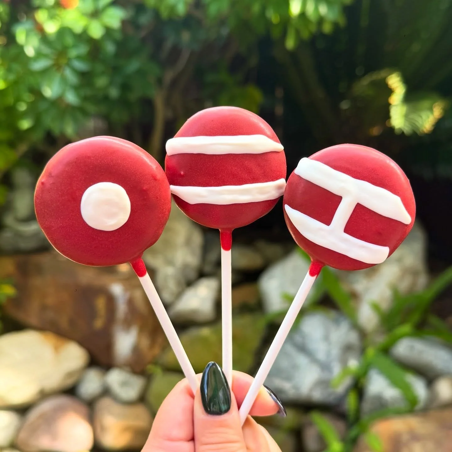 Arirang cake pops to celebrate BTS&rsquo; World Tour that starts today in Goyang! 💜🫰

#cakepops #bts #arirang #bangtan #btsarmy