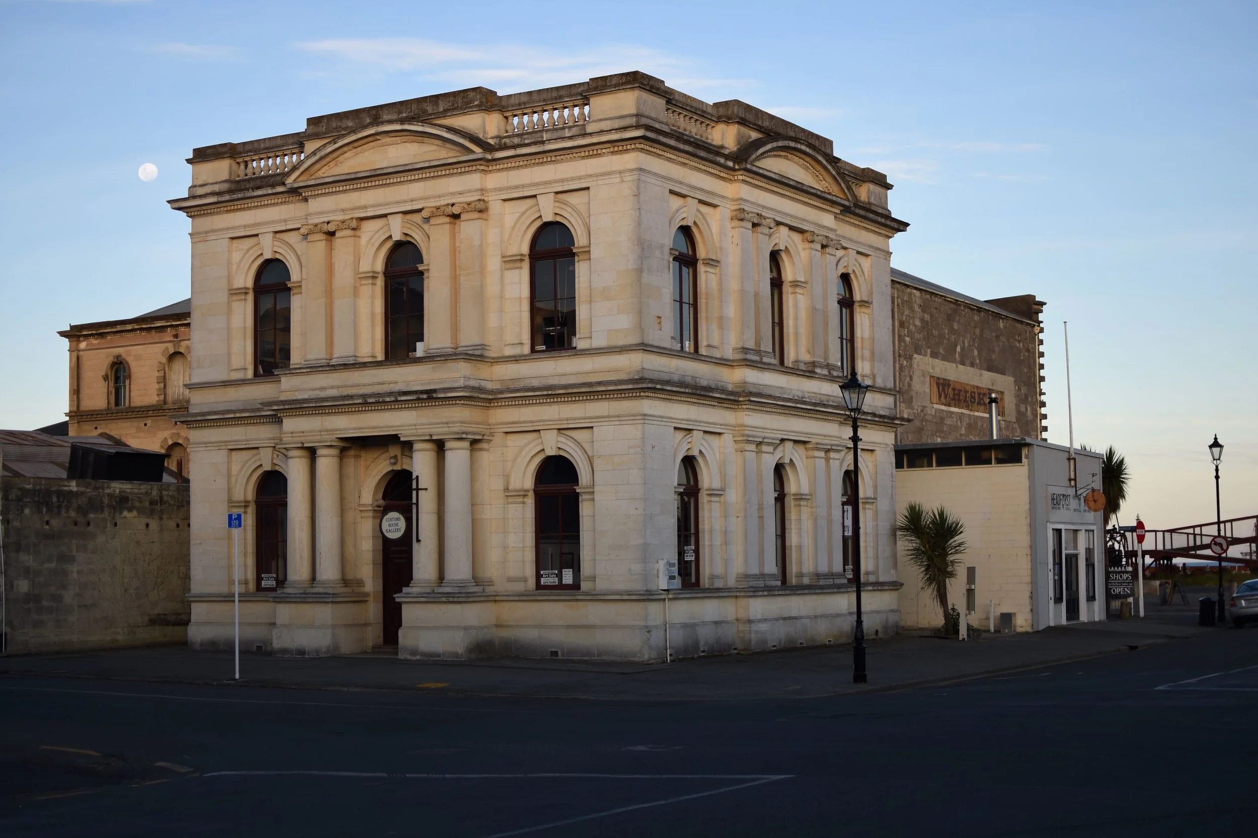 Oamaru/ Christchurch