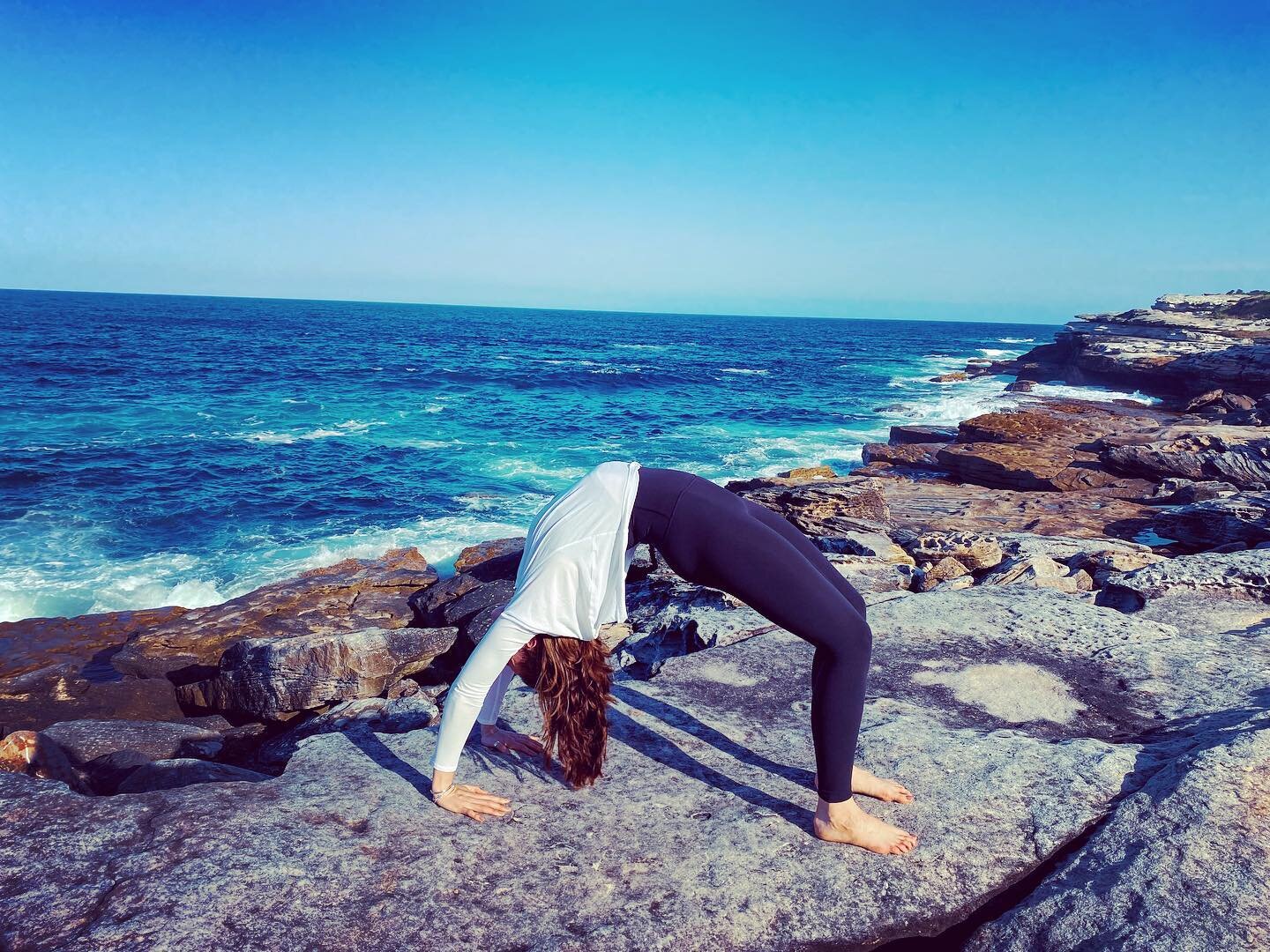 🌊Sunday Morning Yoga 8am 🌊with YT Fay Scott at @lotusbayyoga  in @littlebaycommunity at our welcoming practice space inside @driftwood_living on the roundabout 🌈Anzac Pde in the heart of Little Bay Village.☀️

Visit our website to reserve your pla