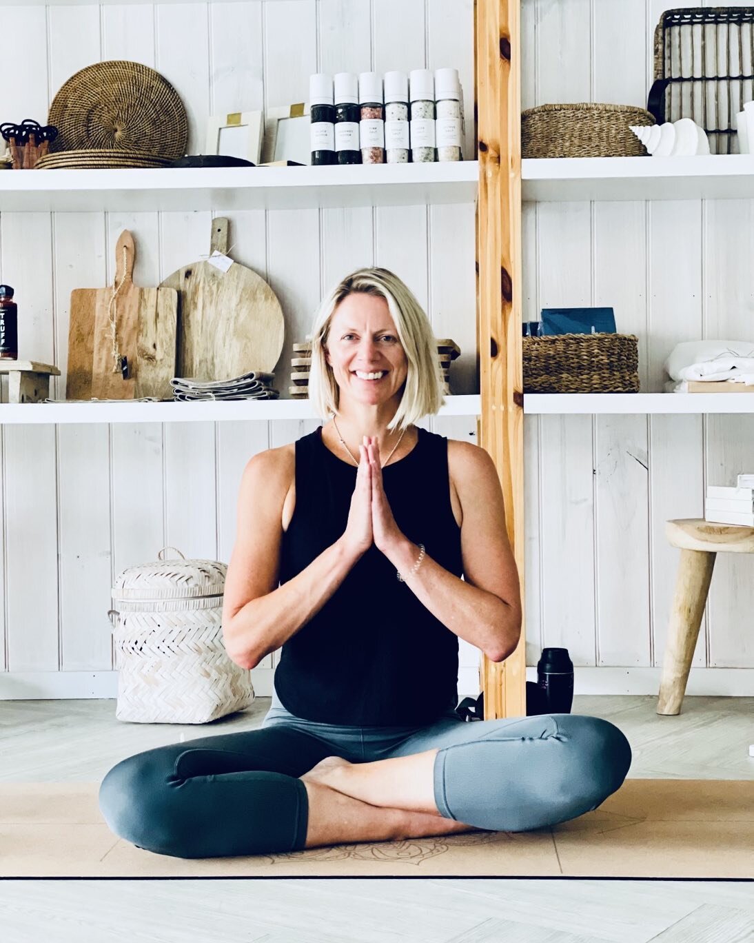 🌞🌚Share Lotus Bay Yoga&rsquo;s Wednesday Hatha Yoga Practice with Megan this evening at 7.15pm 🌚🌞
Simply check in at our website www.lotusbayyoga.com at Driftwood Living in the 💖 of Little Bay Village.

@littlebaybusinessandcommunity
@lotusbayyo