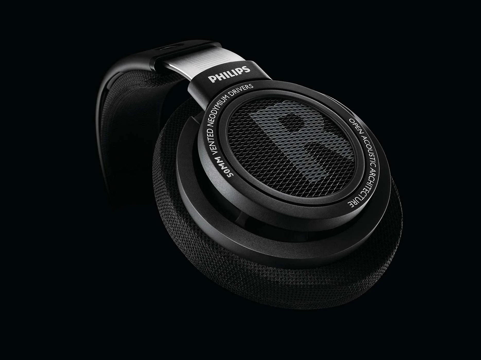 SHP9500 is a premium in-door headphones designed to meet Hi-Fi acoustic quality.
