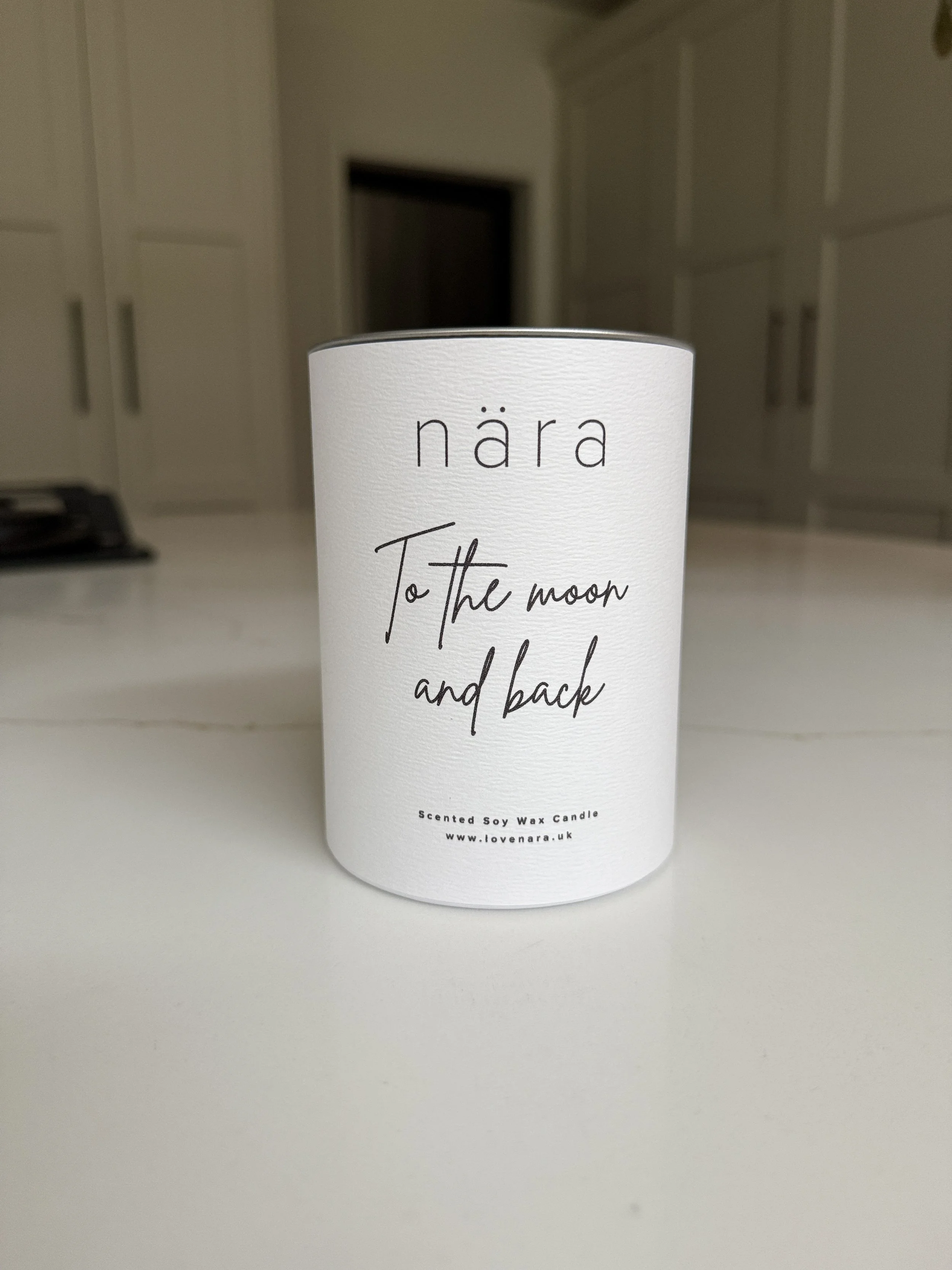 Valentine’s Day soy wax candles by nära available in six signature scents