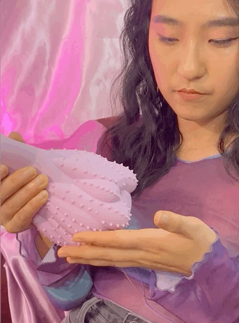 emily-tittylator-vibrate.gif