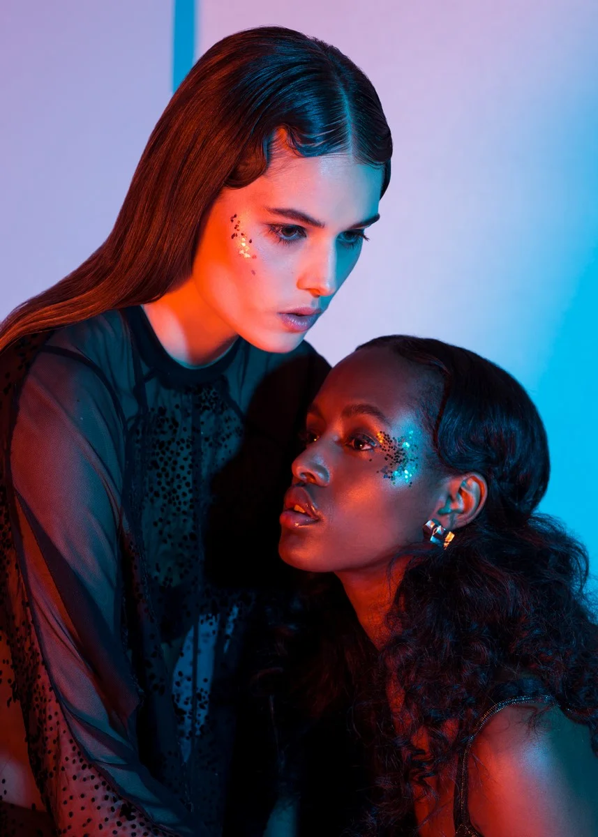 Model left / Johanna S Top: Ambra Fiorenza Berlin Model right / Yo Beirao Earings: Studio Machine