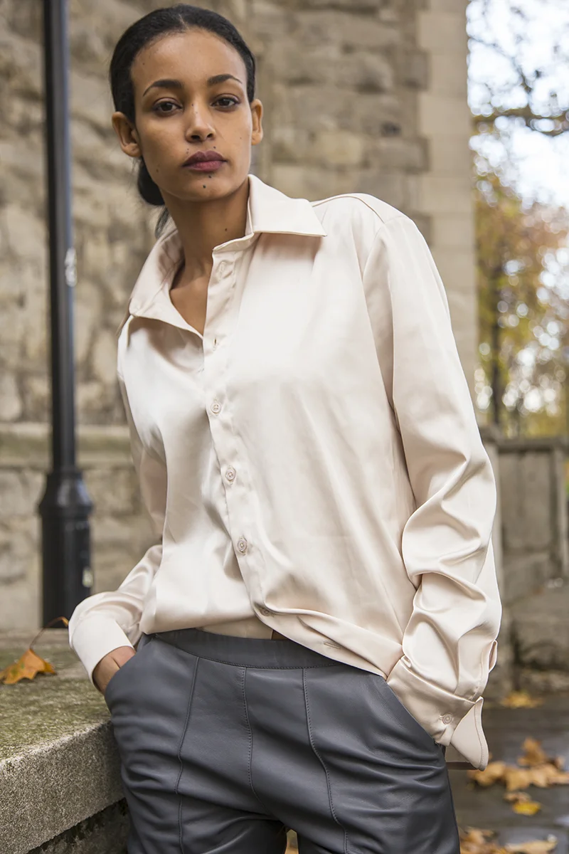 Shirt Aleksandra Seweryniak , rings Atelier D’ornements LEATHER TROUSERS: FEMME ILLIMITÉ