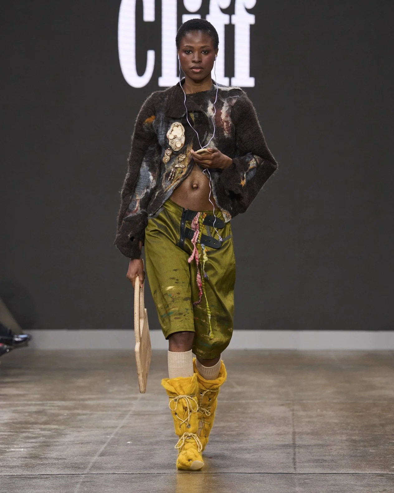 Dunne Cliff F26 006.jpg