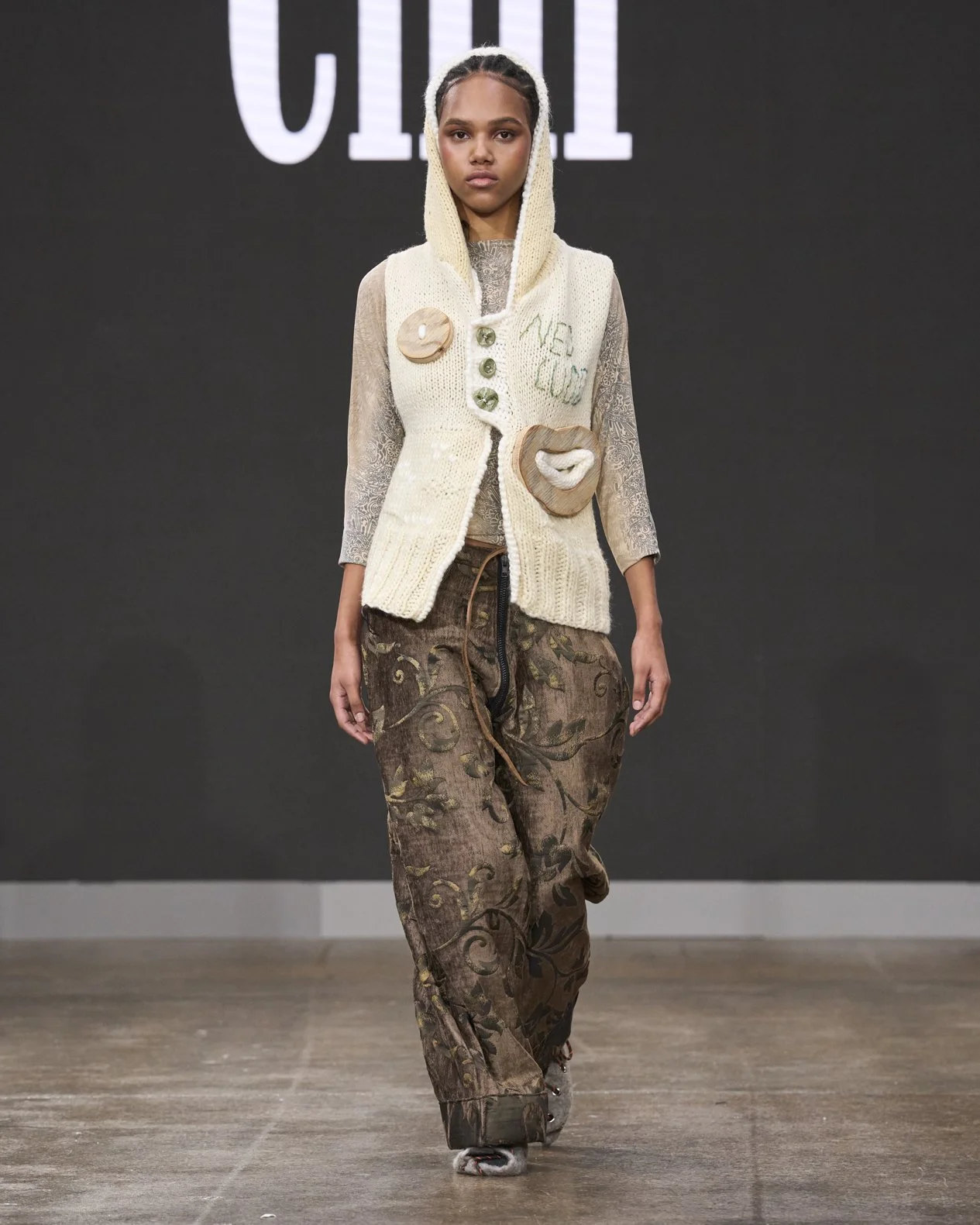 Dunne Cliff F26 007.jpg