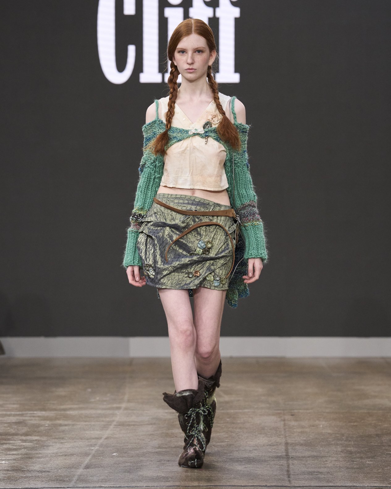 Dunne Cliff F26 009.jpg