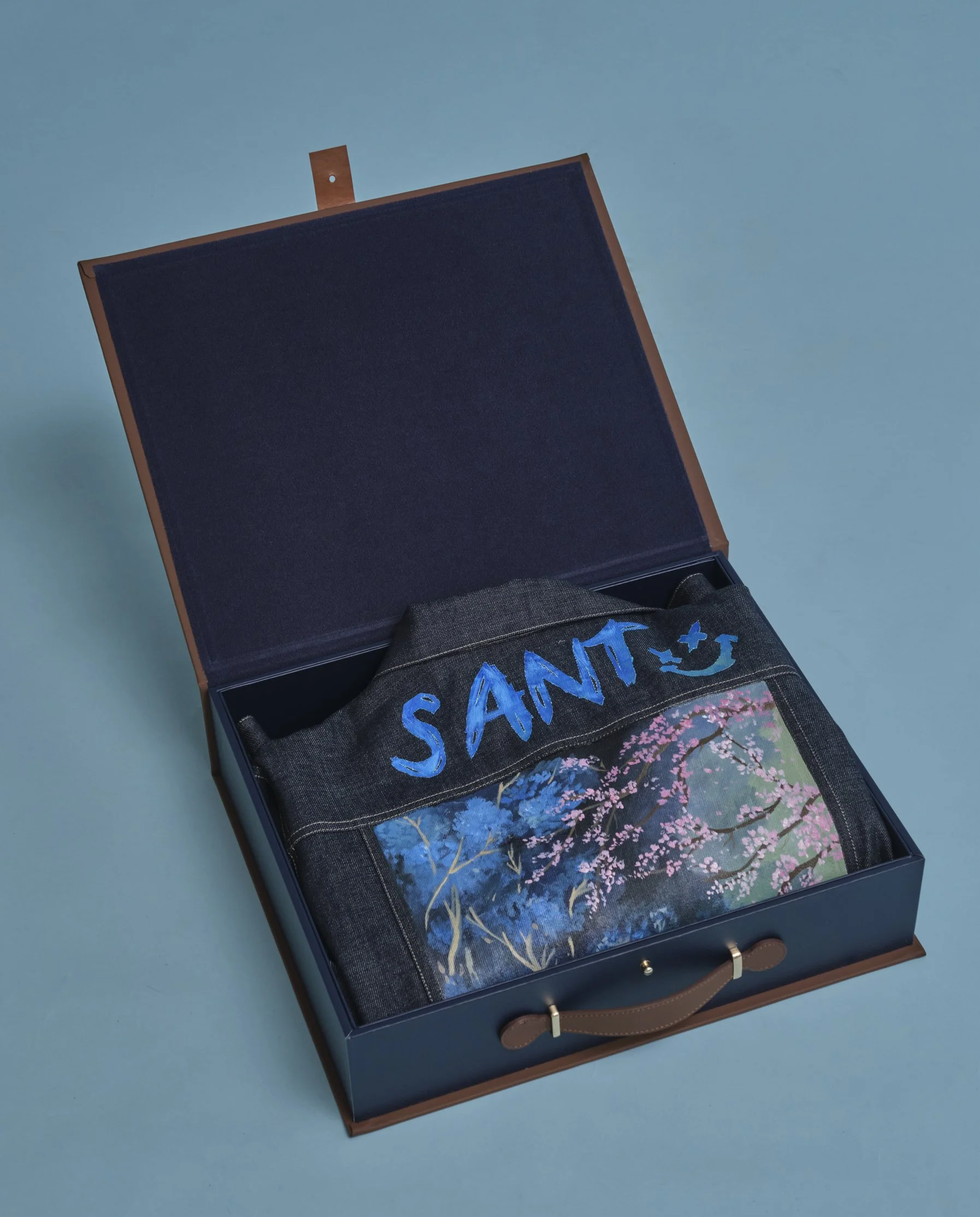 SantLondon_2606164641_Unretouched.jpg