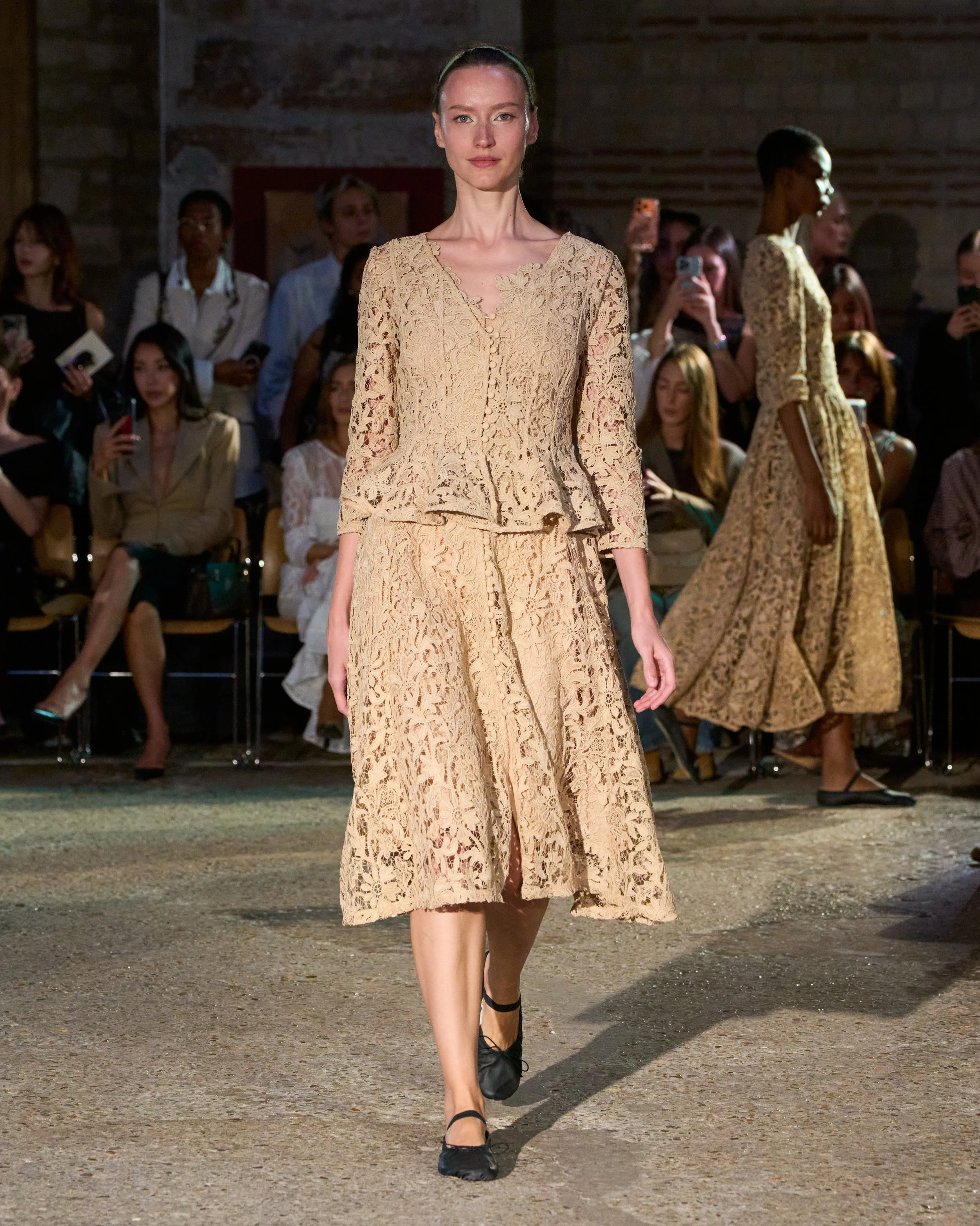 Wild rose & sparrow look 05.jpg