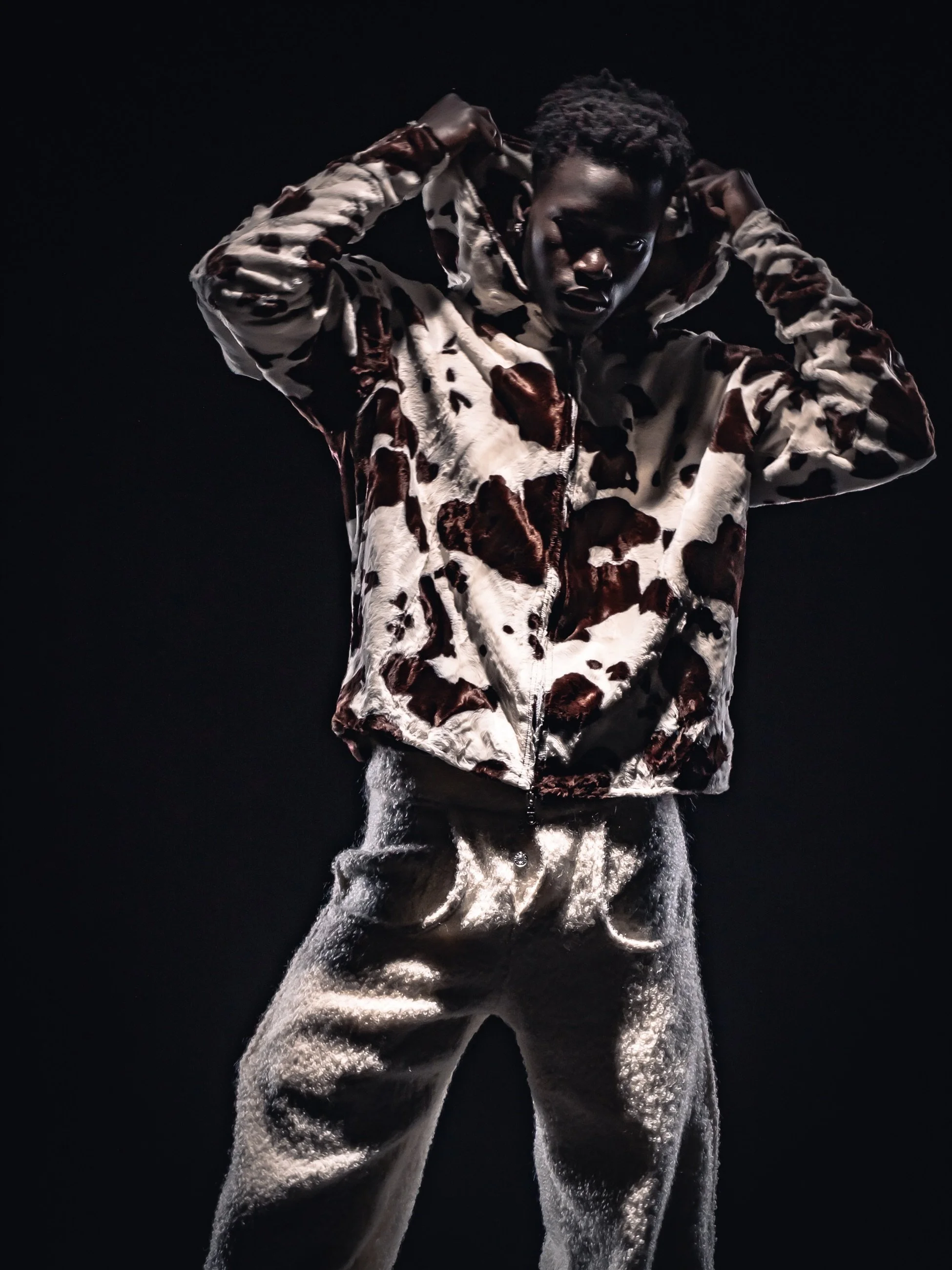 WOUNDS IN BLUE fashion editorial, sculptural blue fashion and movement, image 7