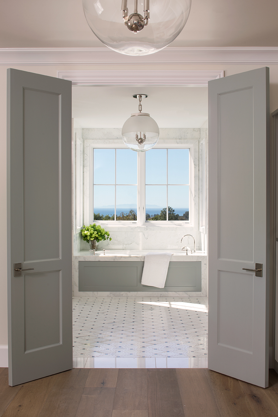 CarenRideau_Bestor_MeghanBobPhoto_MasterBath_WEB.jpg
