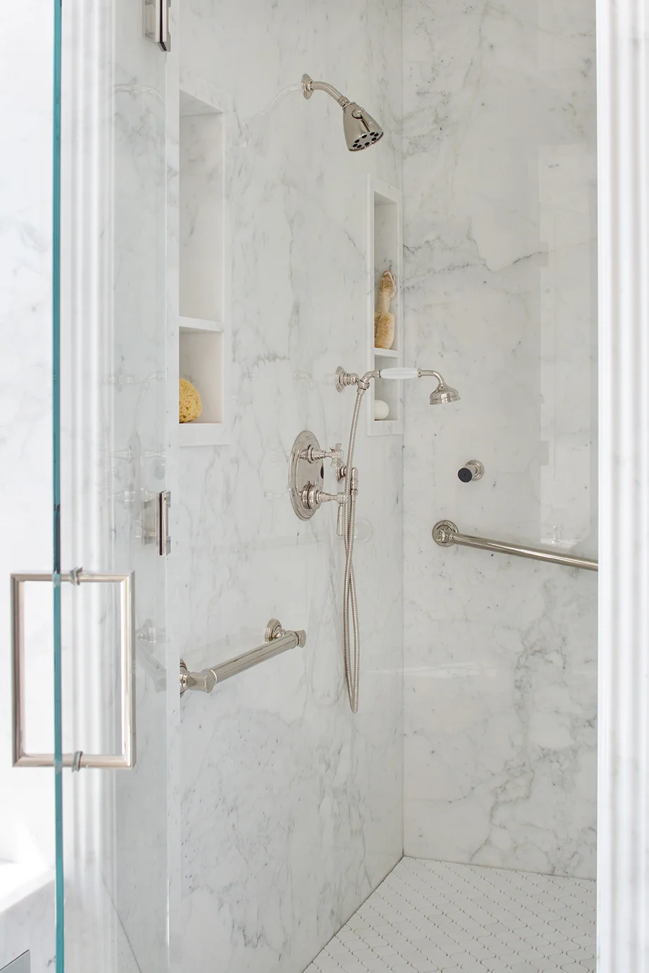 CarenRideau_Bestor_MeghanBobPhoto_MasterBathShower_WEB.jpg