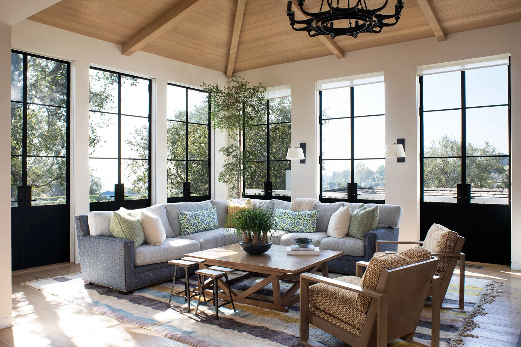 BTH_PerugiaWay_MeghanBobPhoto_FamilyRoomOverallA_WEB.jpg