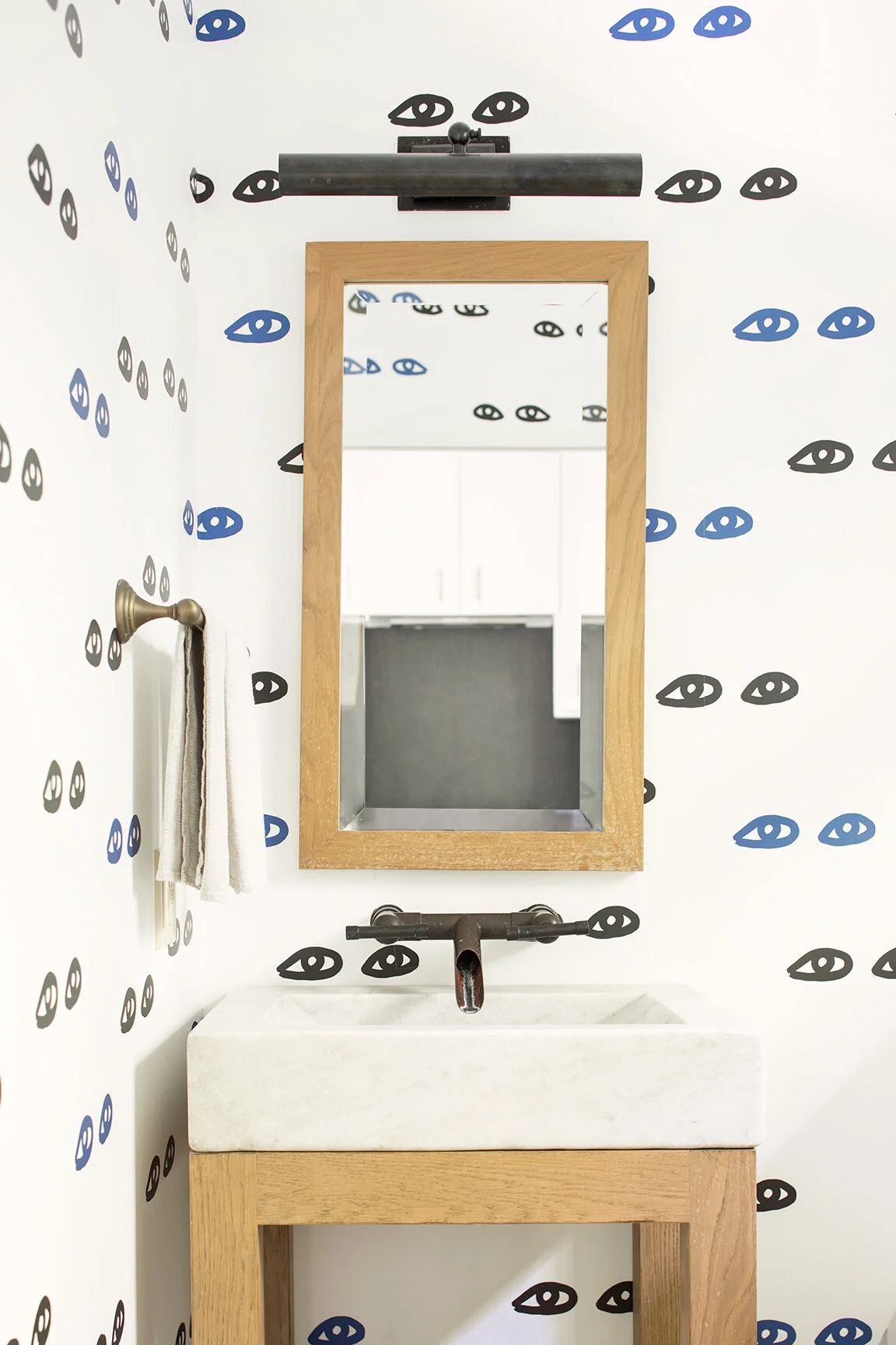 BTH_PerugiaWay_MeghanBobPhoto_PowderRoom_WEB.jpg