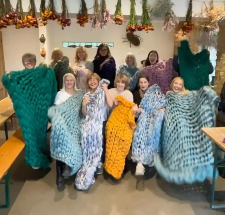 Our last Arm Knitted Blanket Workshop @pitfieldbarnflowers was a lot of fun! 
It was wonderful to see so many enthusiastic crafters join us & create some truly cosy blankets!
Our next session on November 30th at Pitfield in Hurstpierpoint, West