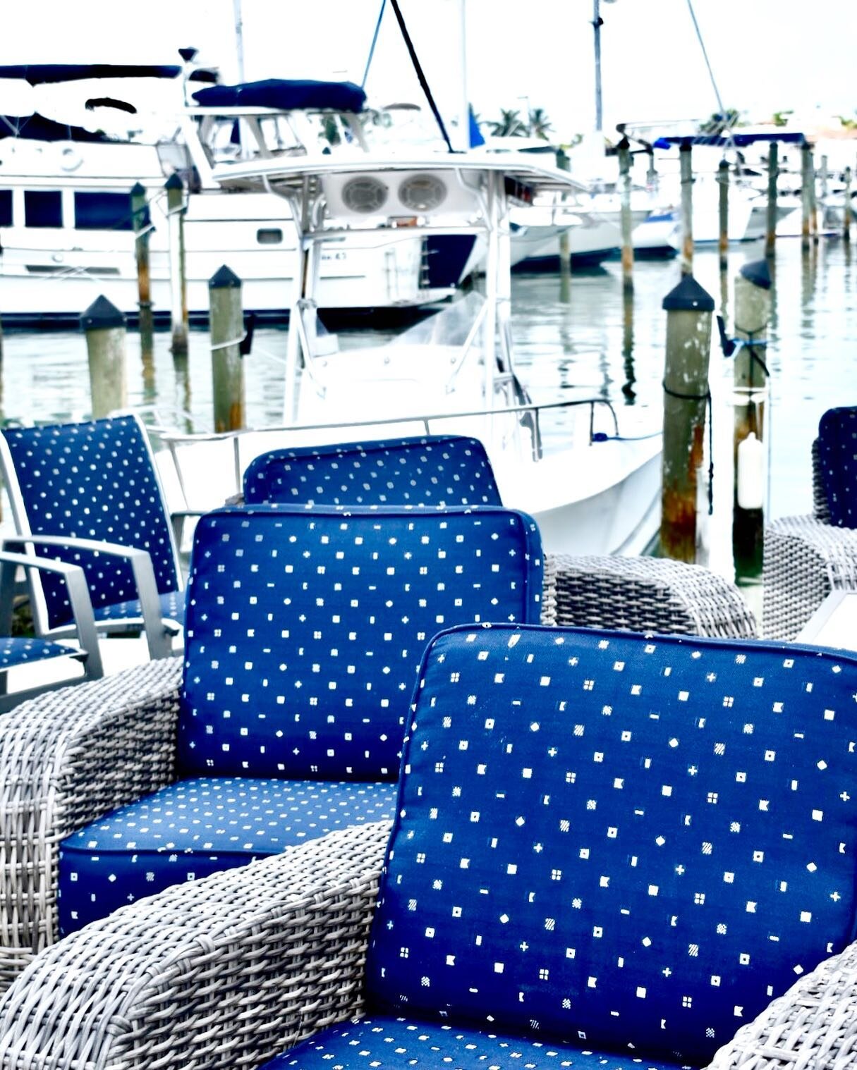 Weekend style. 
By land or by sea (my preference) may yours (very soon) be a breeze!
.
.
.
.
.
.
.
.
.
.
.
.
#boat #blue #chair #outdoorfurniture #seaside #weekend #coastalliving #travelphotography #coastaldecor #coast #thedesigndailyblog #watercolor