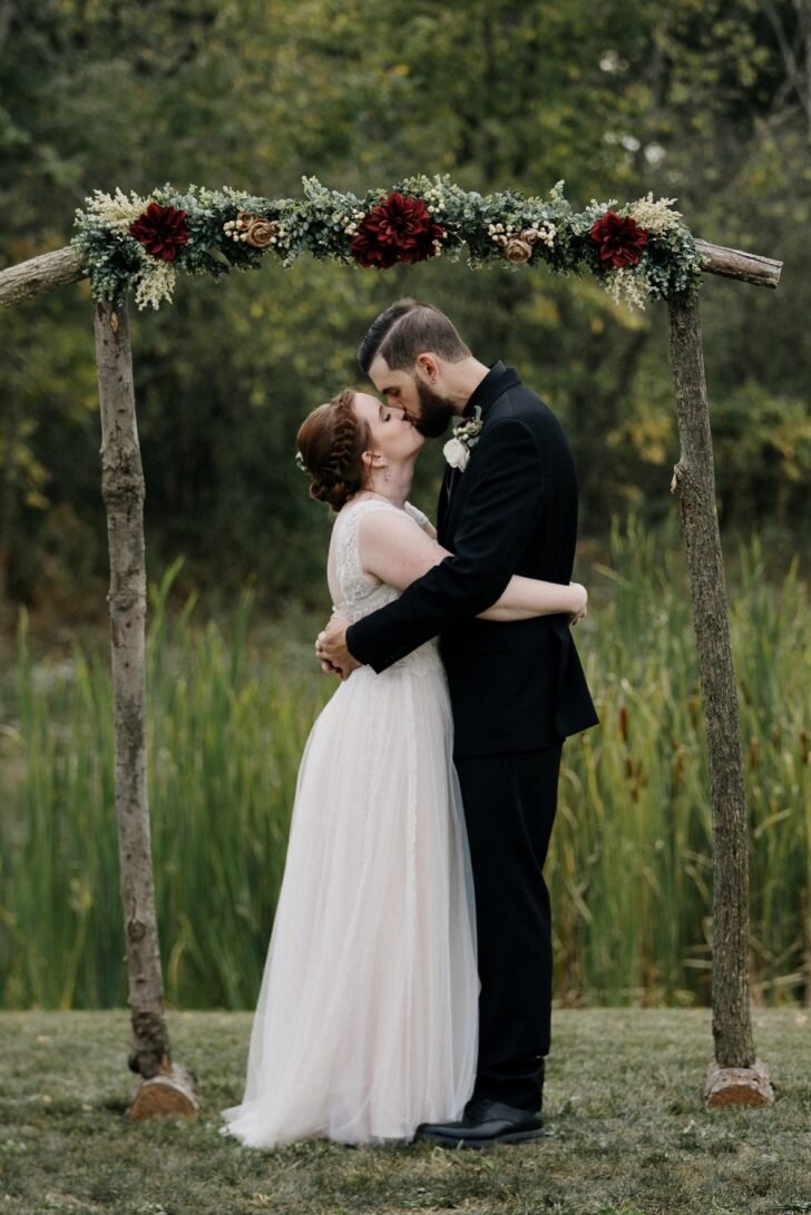 Rustic-Country-Barn-Wedding-For-8000_0023-728x1091.jpg