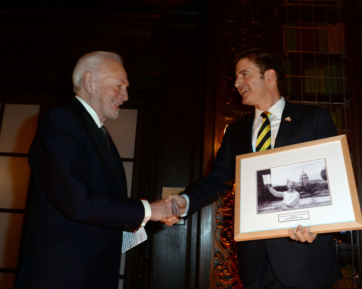 Christopher Plummer, Receiving the Sam Wanamaker Award from Neil Constable, Shakespeare's Globe London.JPG