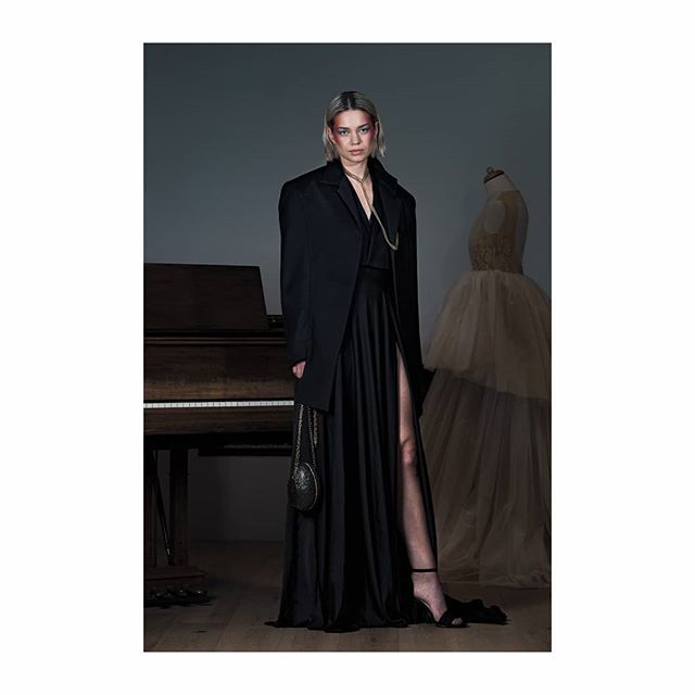 Another Maison Bart Hoste shot with @asajerl in a custom black silk gown and a &quot;Fleurs du Mal&quot; jacket.

Shot by @sb.events__architecture 
MUA by @scandilouse

#blackdress #black #blackfashion #blackcouture #tailoring #couture #fashion #fash