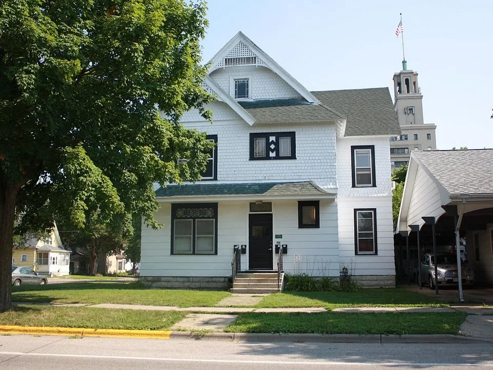 352 E 5th - Front.jpg