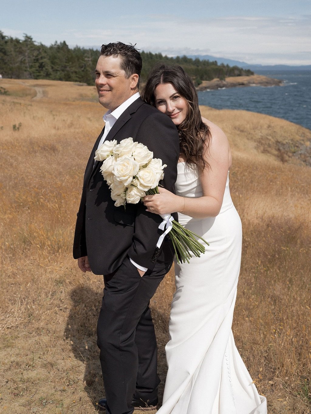 There was something so special and sweet about this day. Sara and Keith&rsquo;s wedding on Hornby Island felt like a dream&mdash;coastal views, a soft ocean breeze, and the kind of love you can feel just by being near it. 🐚✨

Sara, you were glowing.