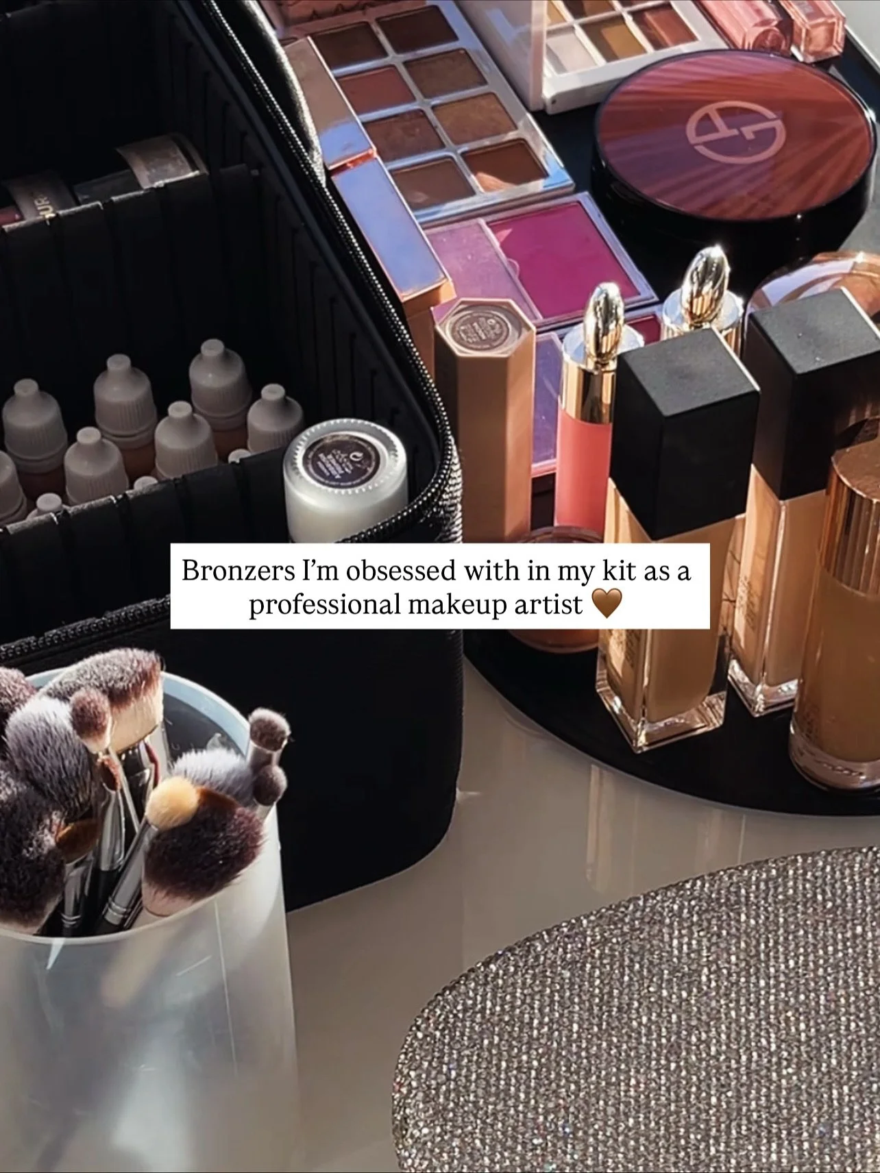 After 10 years as a makeup artist, I&rsquo;ve learned there&rsquo;s a big difference between a bronzer that looks good in person&hellip; and one that photographs flawlessly. 

These are the bronzers that do both 🤎✨

They&rsquo;re smooth, buildable, 