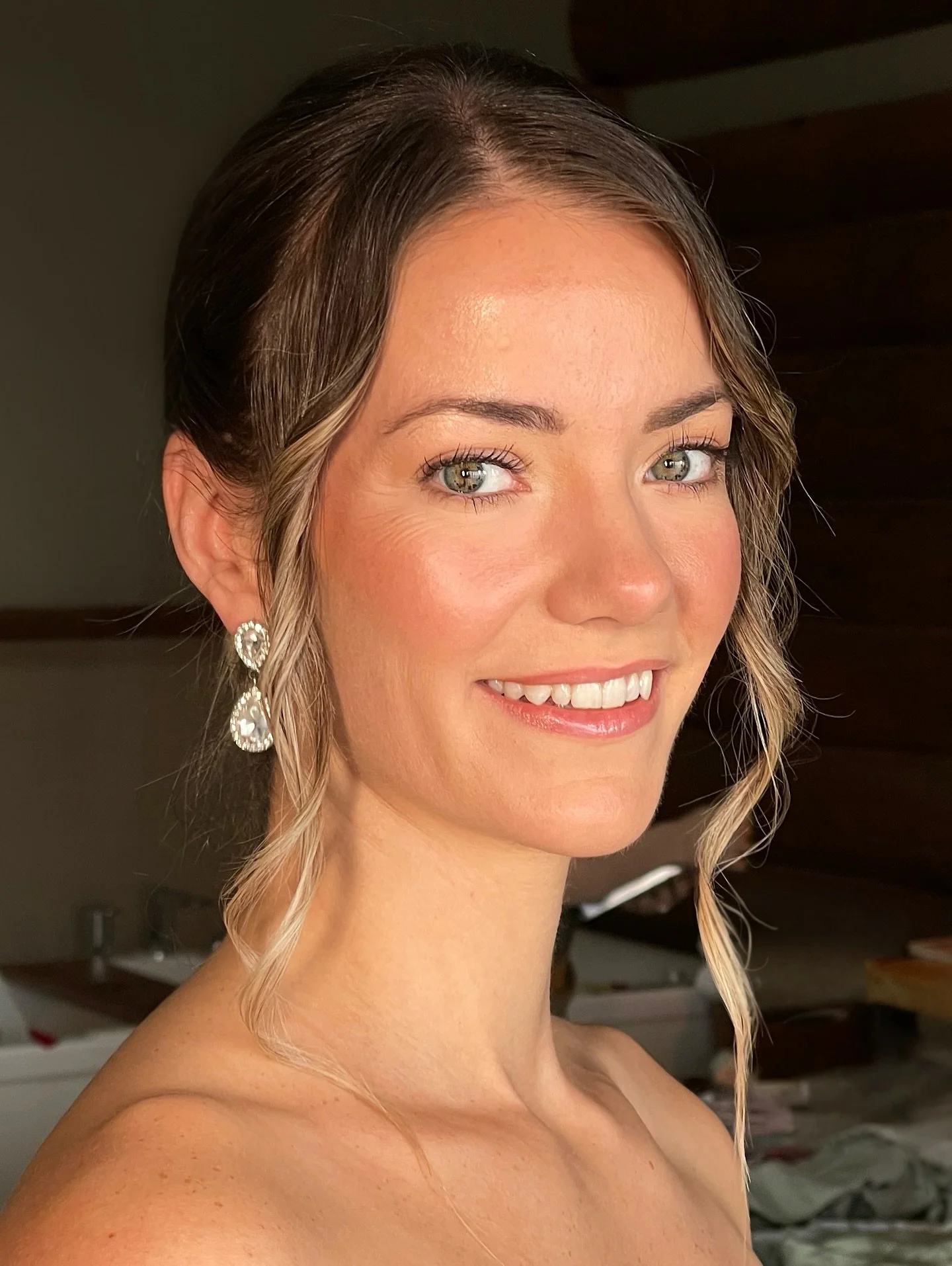 Soft, natural bridesmaid makeup with no false lashes for my beautiful client in Parksville this past September ✨

Here&rsquo;s what she had to say about her look 👇🏼

☆☆☆☆☆
&ldquo;Chloe did my makeup for my friend&rsquo;s wedding in Parksville on Se