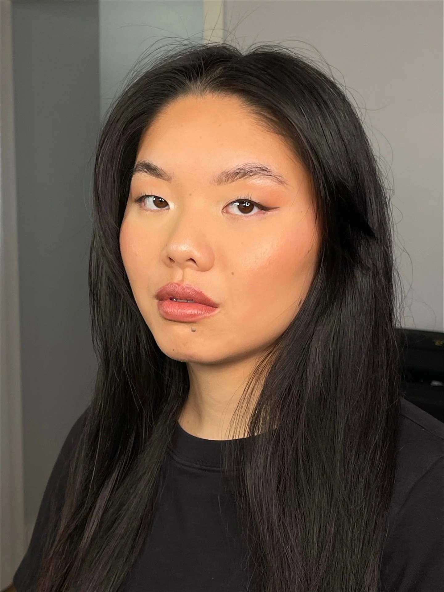 Stories saw her first but she definitely deserved a spot on the feed 🤌🏼 Obsessed with this natural glam my client @elijanegoupil08 and I created during her 1:1 lesson last weekend. Soft, fresh and so her 🤍

LIKE + SAVE this post for your natural m