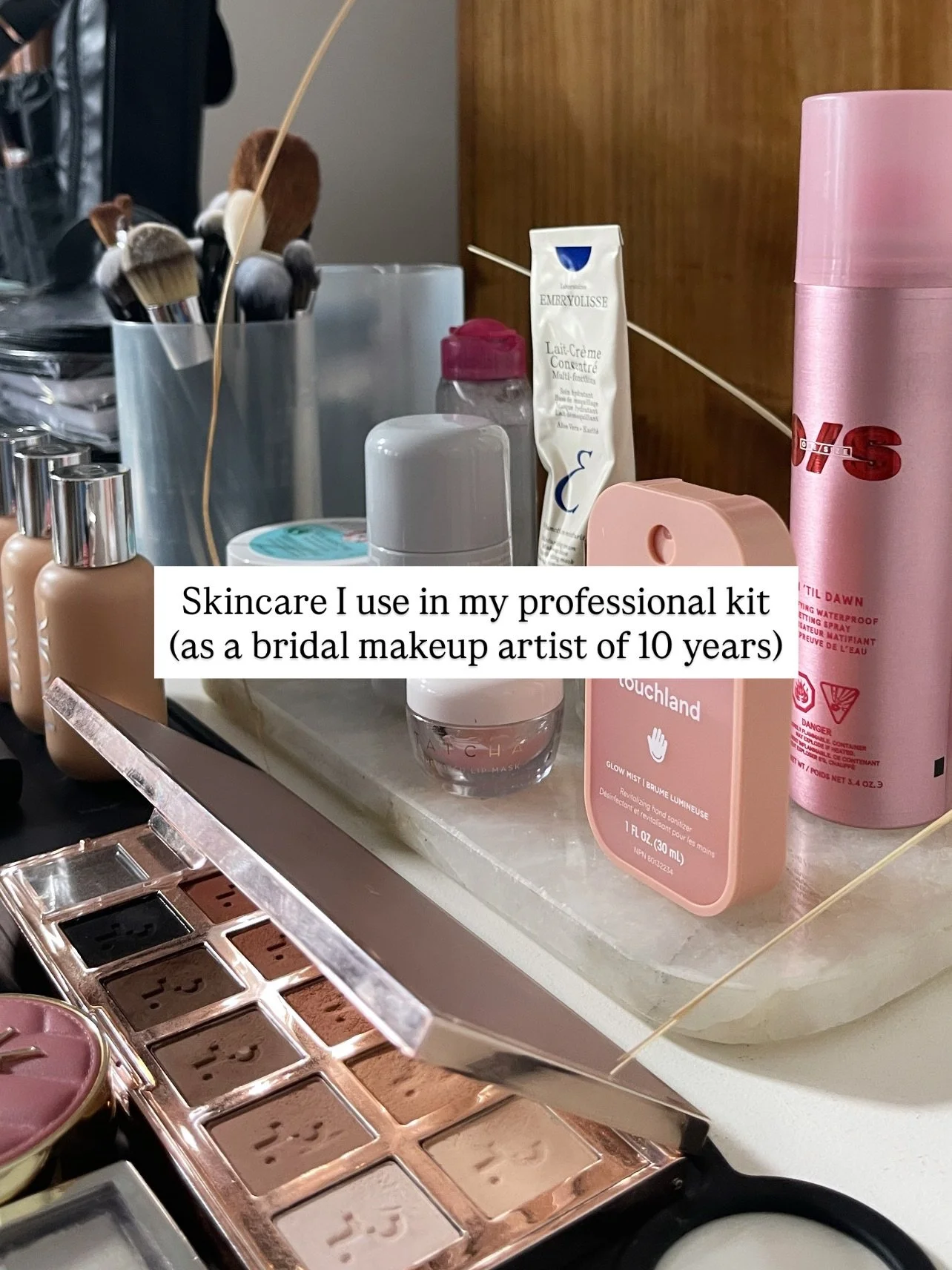 Flawless makeup always starts with the skin, baby girl 👌🏼✨

After nearly 10 years as a bridal makeup artist, these are the skincare products I keep in my professional kit and trust on real clients, real skin and real long event days.

Every face is