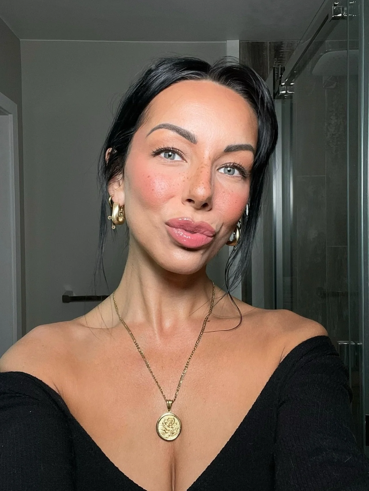 so excited for what&rsquo;s to come 🧚🏼&zwj;♀️✨

#makeupartist